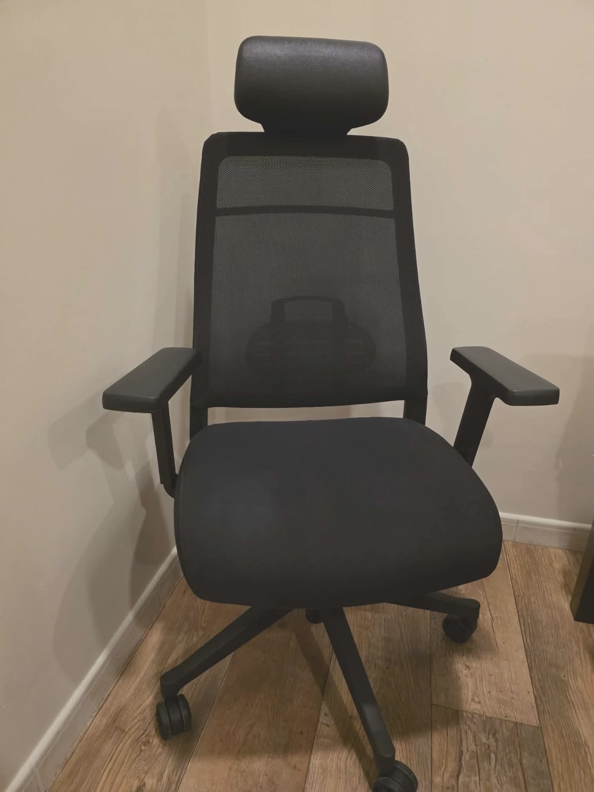 Chair for sale thumbnail 2