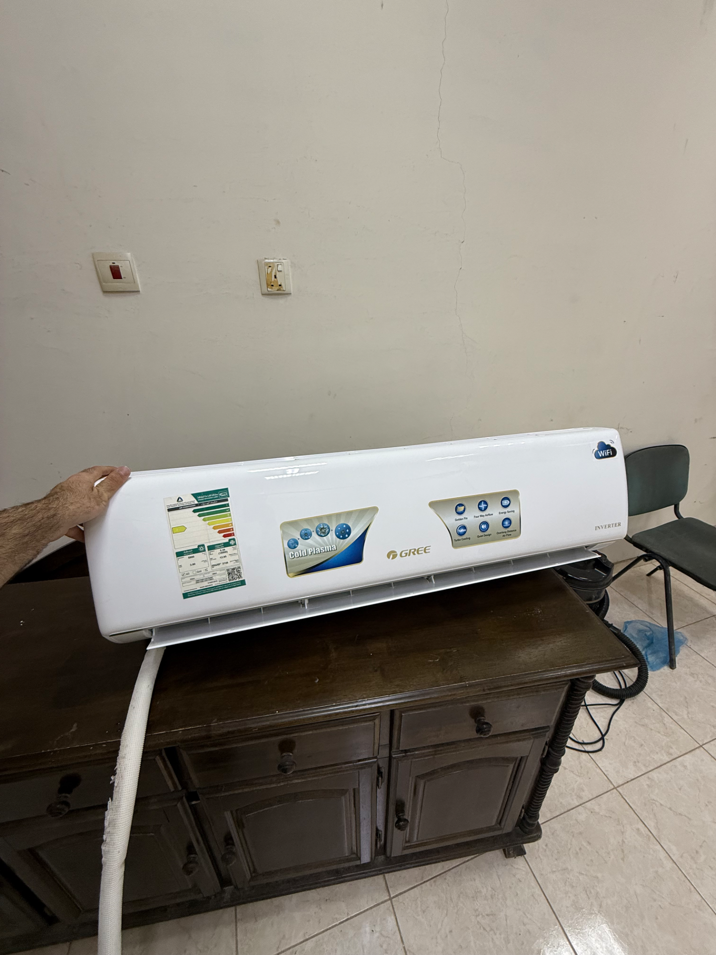 Used Gree Inverter Split AC 1.5 Ton for Sale thumbnail 1