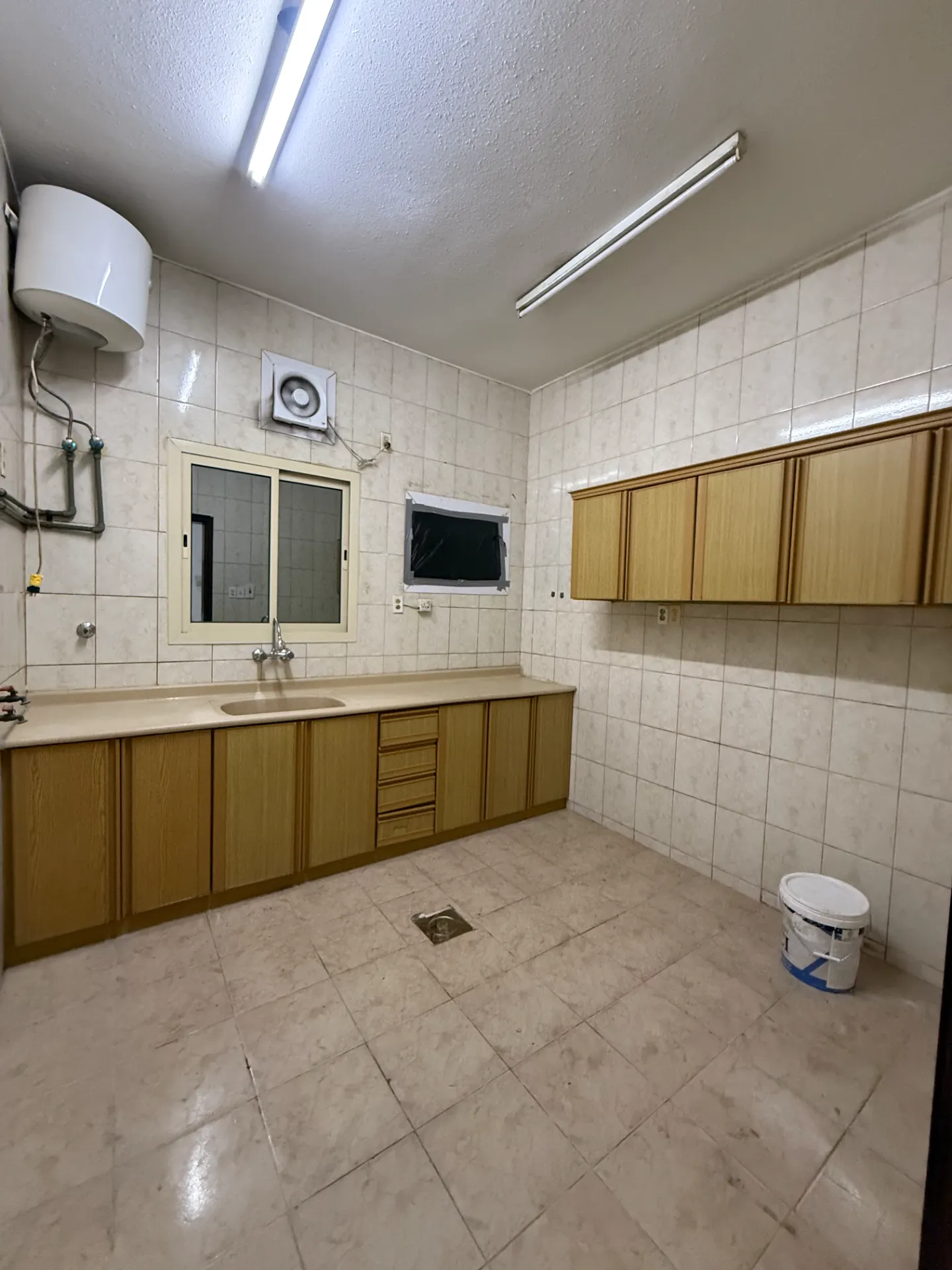 Spacious 2BR Apartment | First Floor | Park Nearby | Excellent Tile Condition | Best Price thumbnail 5