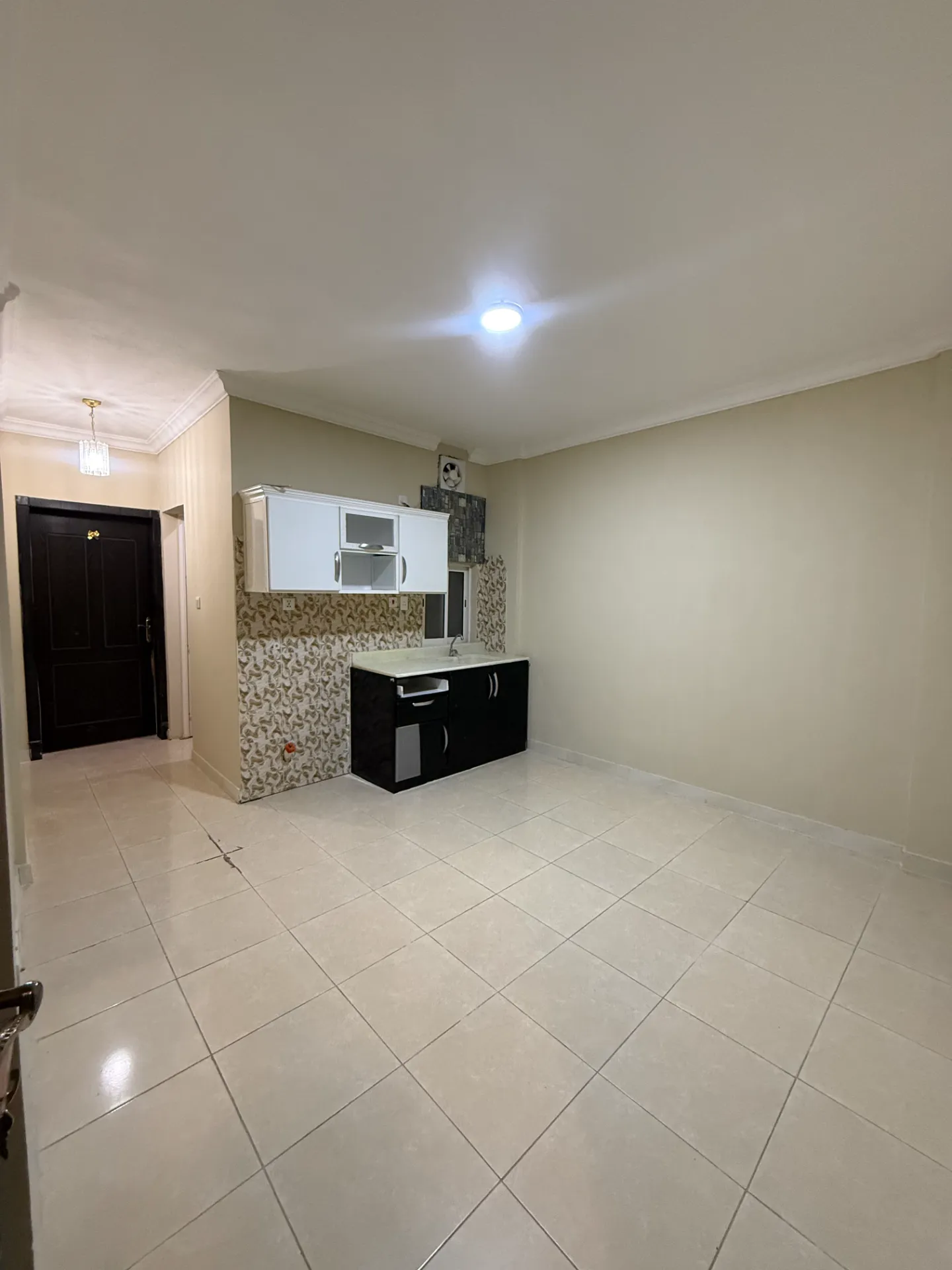 Affordable 1BR Apartment – Janubiyah, Al Khobar | 12,600 SAR/Year | Property ID 98 thumbnail 1