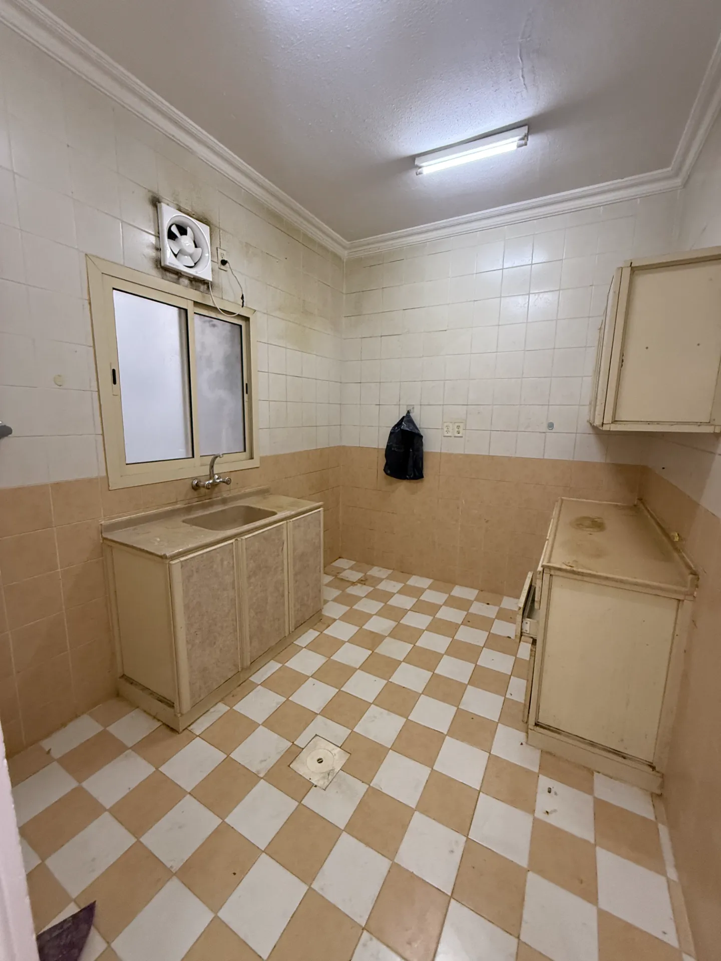 Affordable 2BR Rooftop Apartment – Thuqbah, Al Khobar | 13,600 SAR/Year | Property ID 101 thumbnail 7