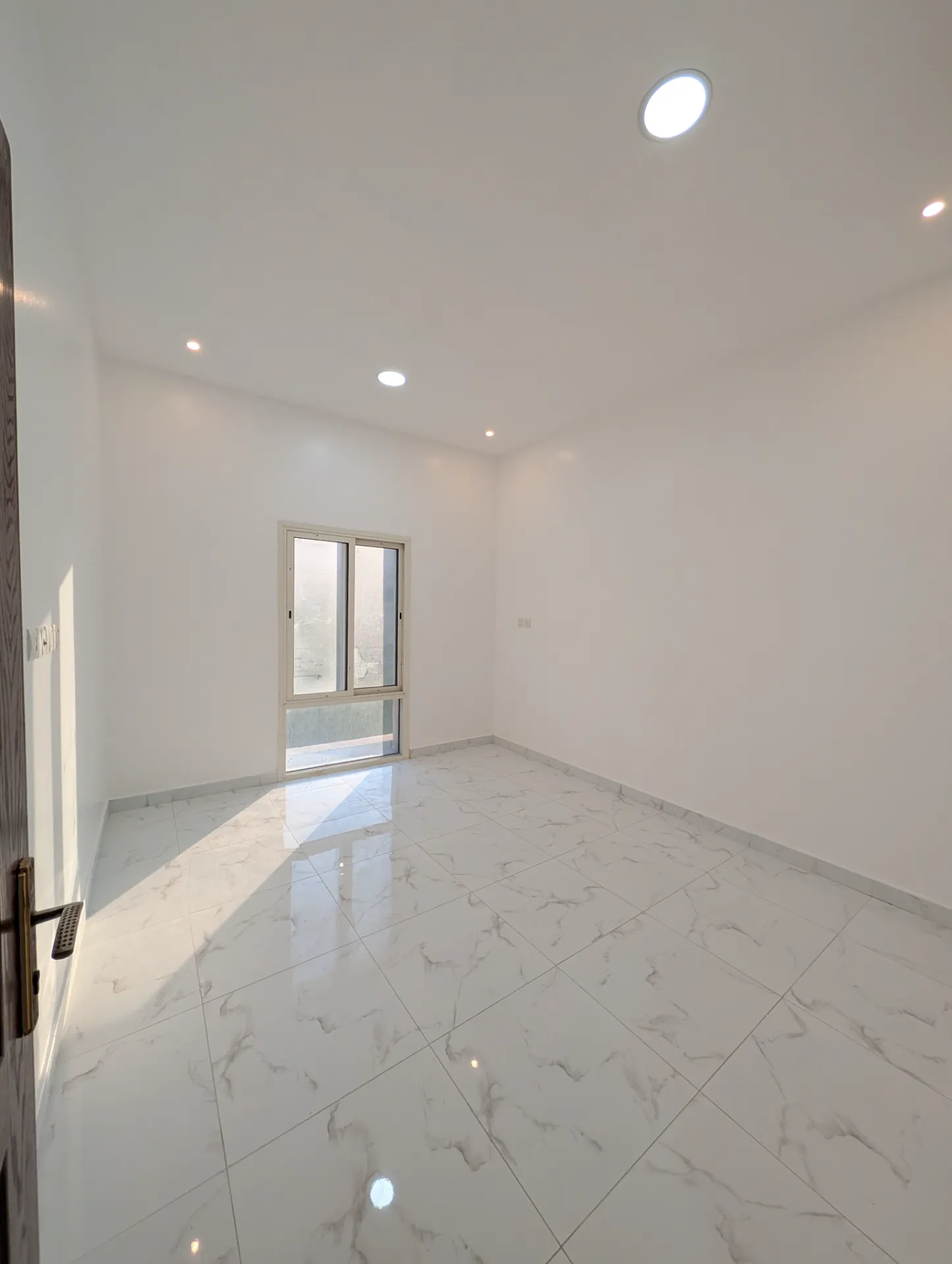 Affordable 2BR Apartment with 3 Split ACs – Janubiyah, Al Khobar | 23,000 SAR/Year | Property ID 111 thumbnail 3