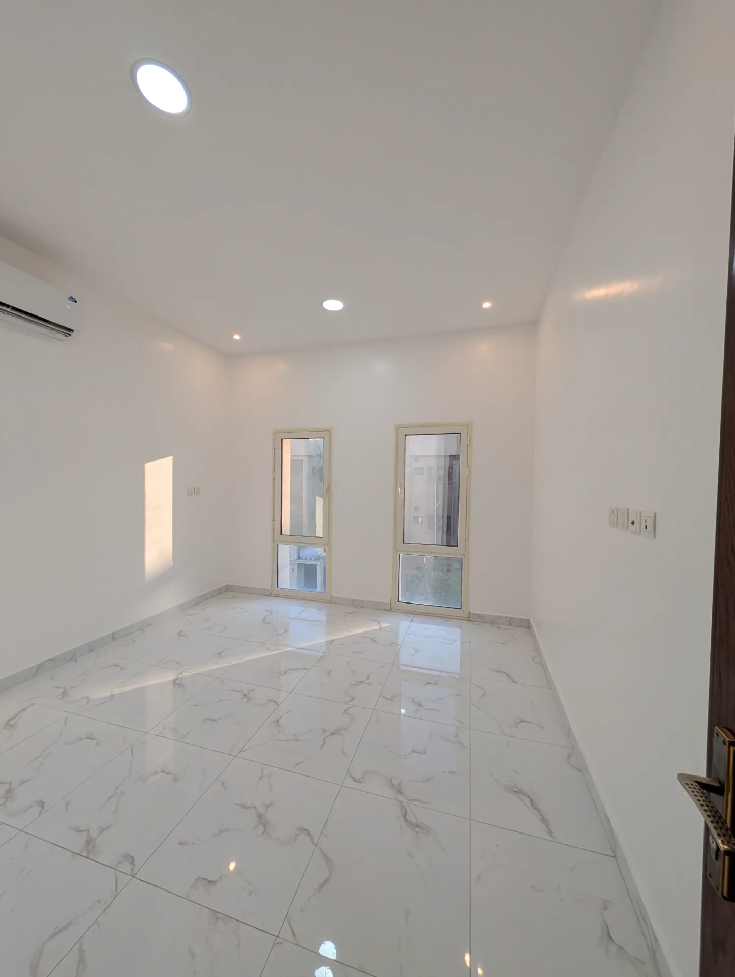 Affordable 2BR Apartment with 3 Split ACs – Janubiyah, Al Khobar | 23,000 SAR/Year | Property ID 111 thumbnail 4