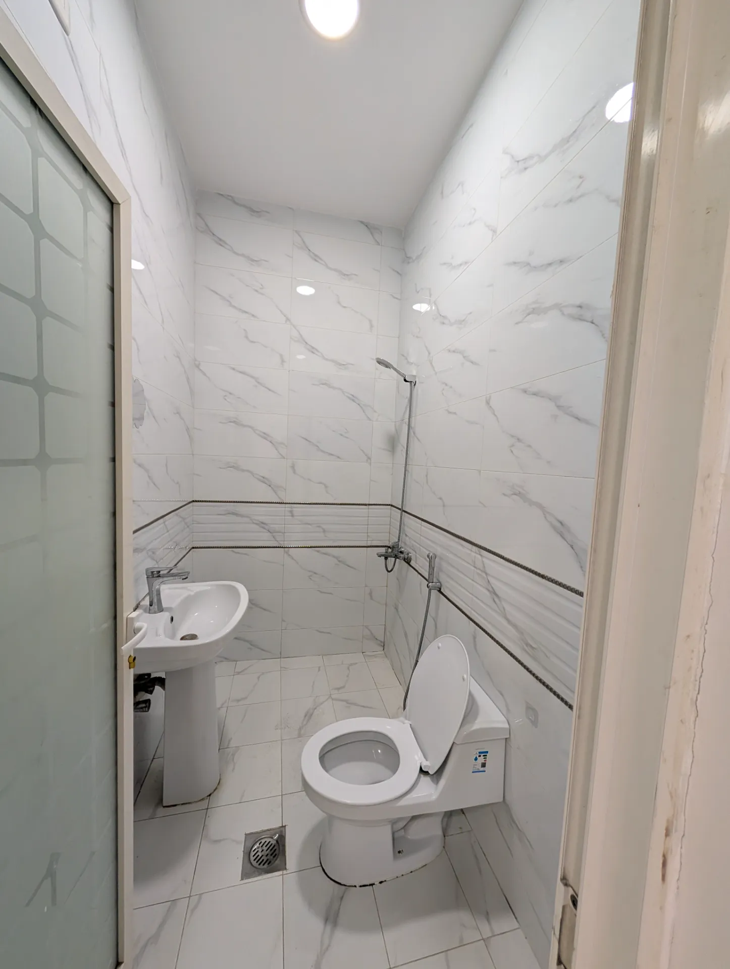 Affordable 2BR Apartment with 3 Split ACs – Janubiyah, Al Khobar | 23,000 SAR/Year | Property ID 111 thumbnail 5