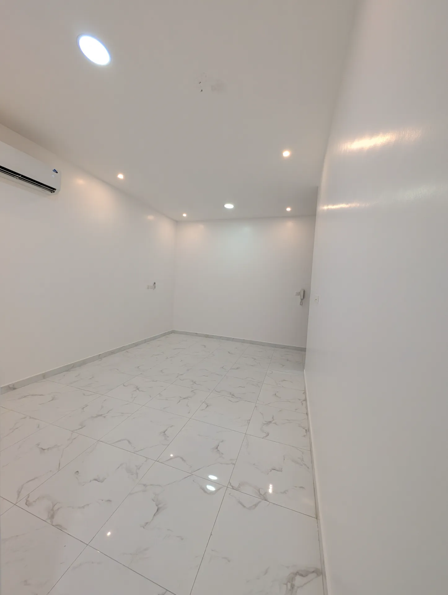 Affordable 2BR Apartment with 3 Split ACs – Janubiyah, Al Khobar | 23,000 SAR/Year | Property ID 111 thumbnail 7