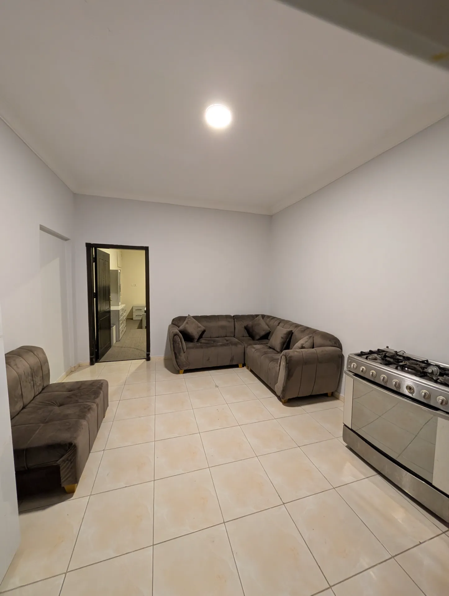 Semi-Furnished 1BR Apartment | Family Building | Elevator | Rooftop | Good Ventilation | Janubiya – Al Khobar thumbnail 4