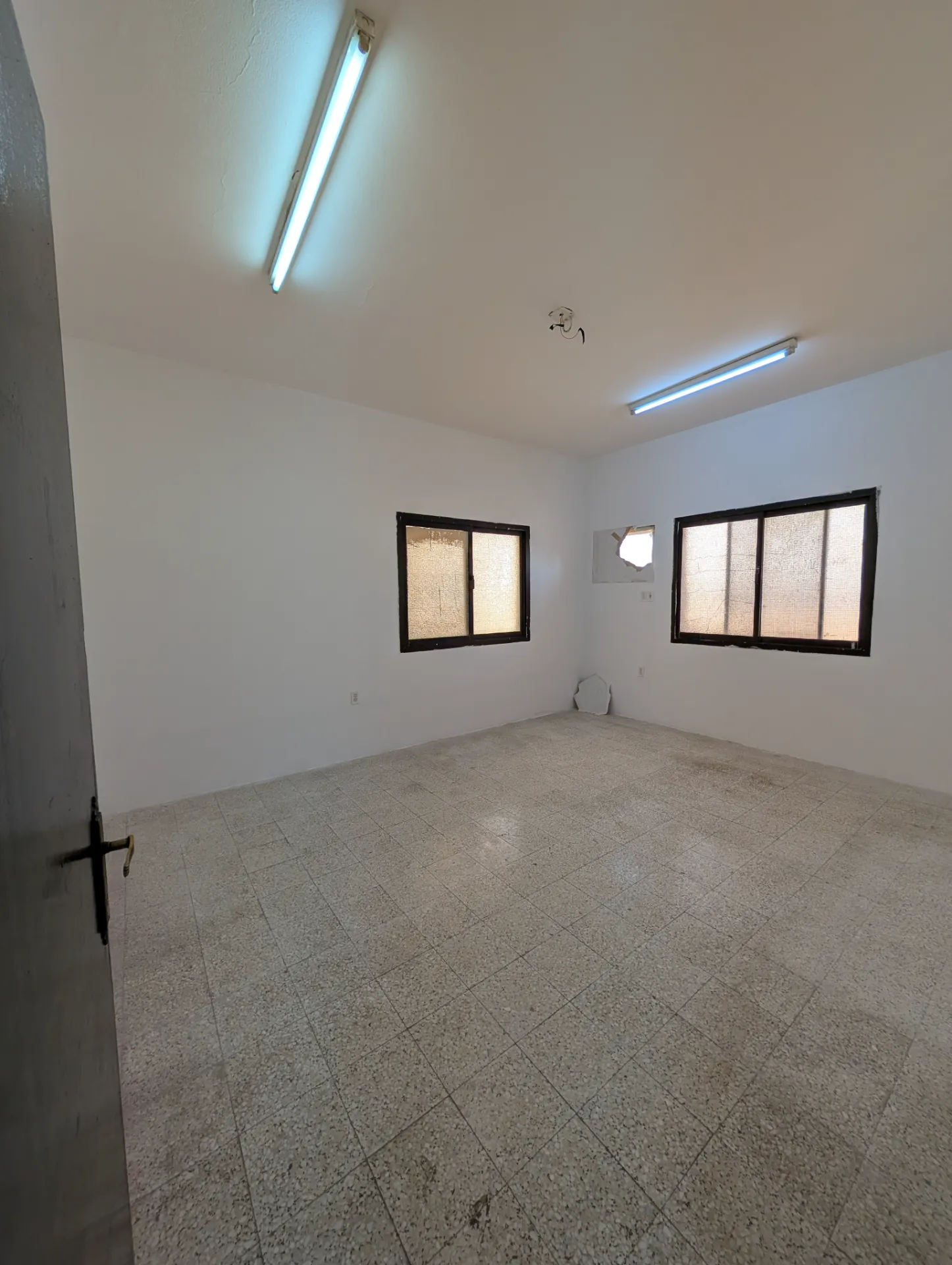 Affordable 2BR Rooftop Apartment – Madinat ul Amal, Al Khobar | 12,600 SAR/Year | Property ID 116 thumbnail 4