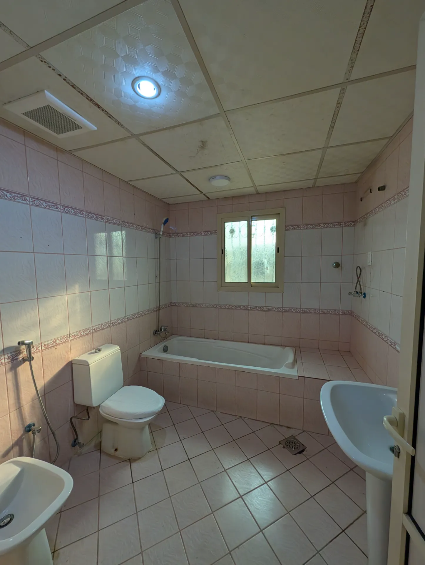 Spacious 2BR Corner Apartment – Subekha, Al Khobar | 22,600 SAR/Year | Property ID 127 thumbnail 4