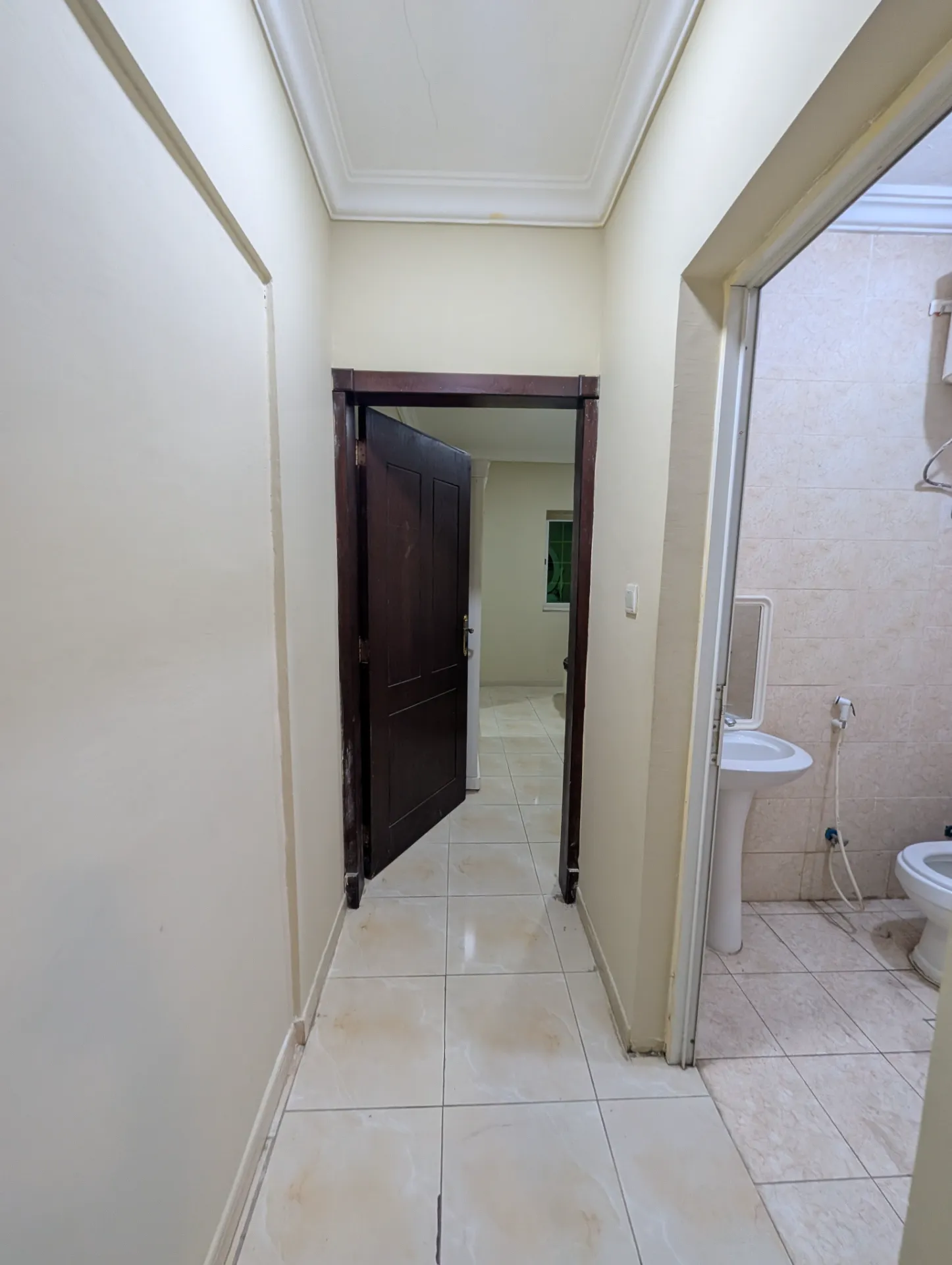 Semi-Furnished 1BR Apartment - Family Building | External | Elevator | Parking | Al-Thuqbah  thumbnail 4