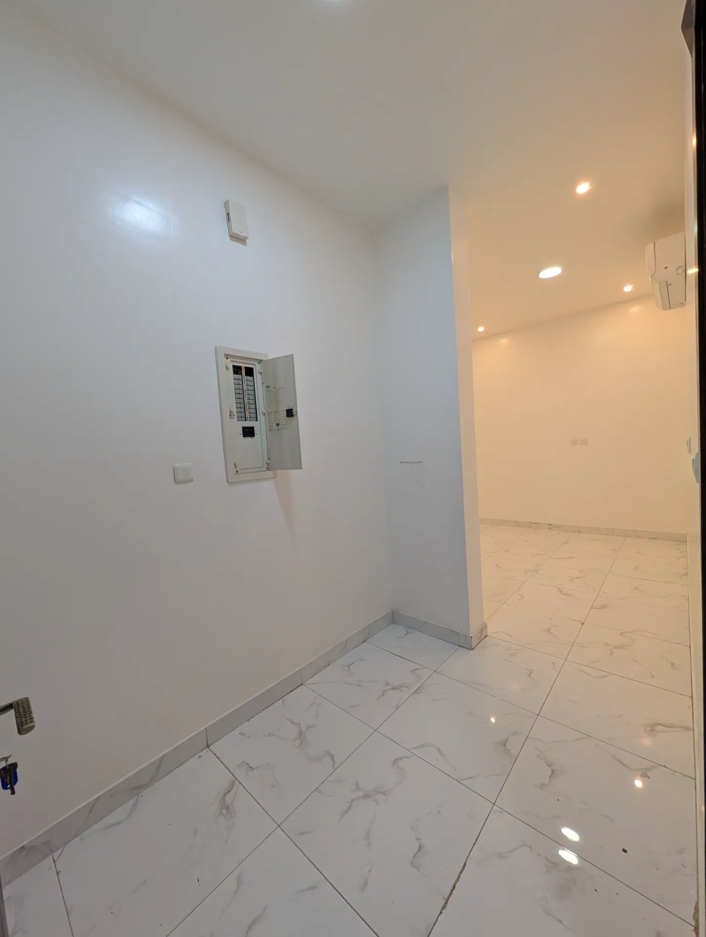 🏡 Spacious 2BR Apartment | Family Building | Elevator | Third Floor | Internal | Al Khobar Al Janubiyah | 23,600 SAR/Year | Property ID 135 thumbnail 2
