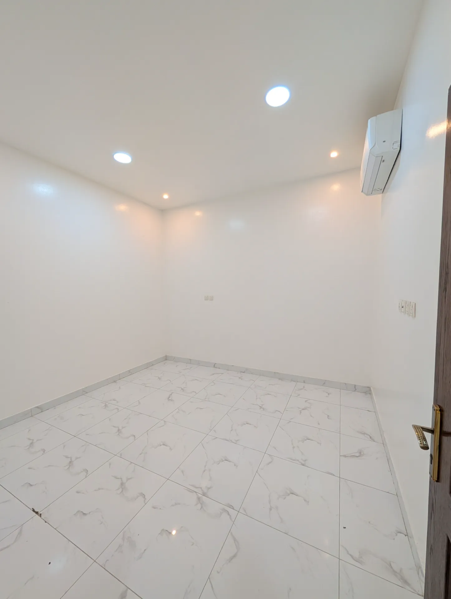 🏡 Spacious 2BR Apartment | Family Building | Elevator | Third Floor | Internal | Al Khobar Al Janubiyah | 23,600 SAR/Year | Property ID 135 thumbnail 6