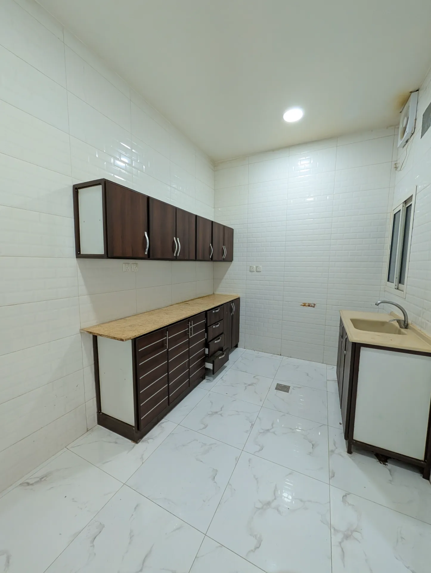 🏡 Spacious 2BR Apartment | Family Building | Elevator | Third Floor | Internal | Al Khobar Al Janubiyah | 23,600 SAR/Year | Property ID 135 thumbnail 8