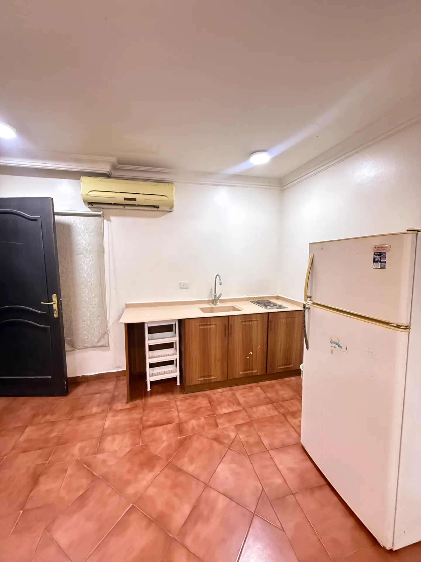 🏡 Fully Furnished 2BR Apartment | Family Building | Elevator | Ground Floor | External | Al-Thuqbah – Al Khobar | 24,000 SAR/Year | Property ID 136 thumbnail 2