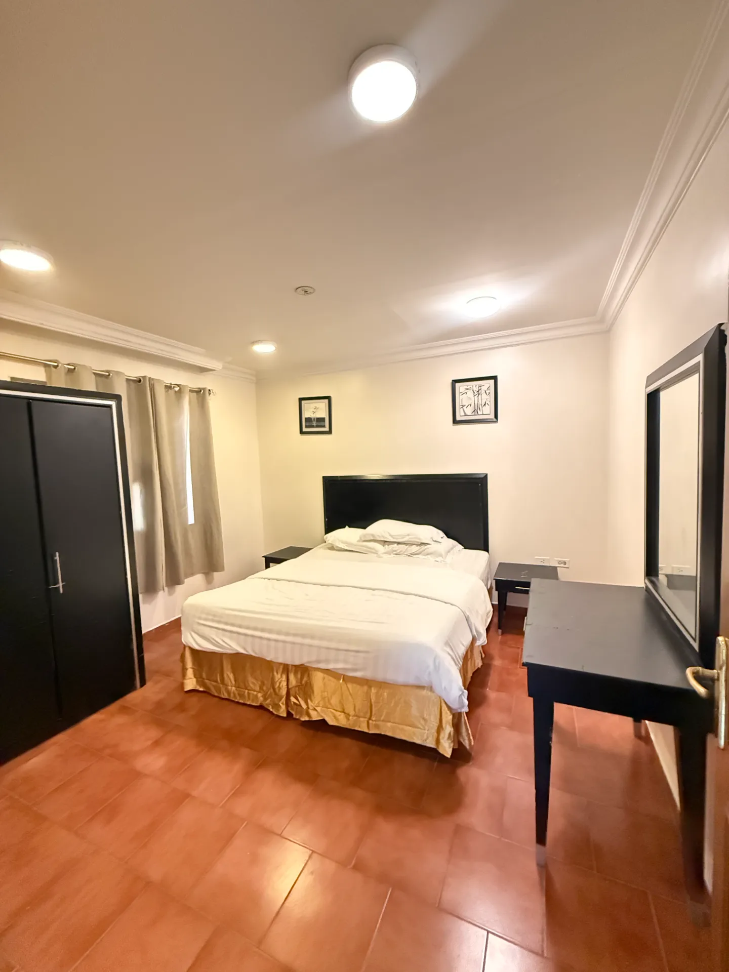 🏡 Fully Furnished 2BR Apartment | Family Building | Elevator | Ground Floor | External | Al-Thuqbah – Al Khobar | 24,000 SAR/Year | Property ID 136 thumbnail 3