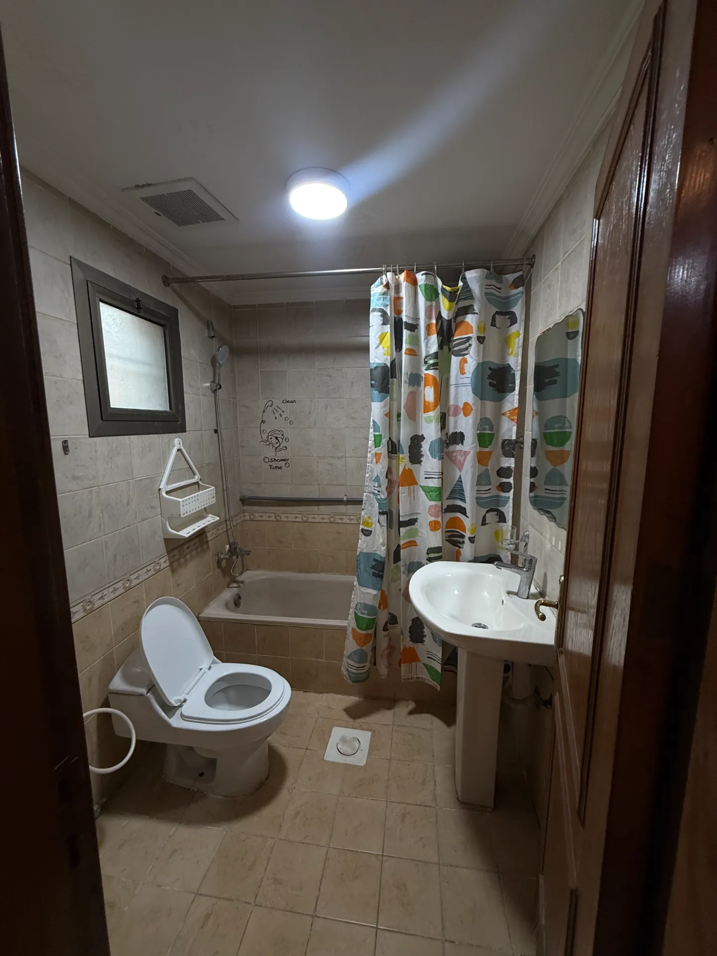🏡 Fully Furnished 2BR Apartment | Family Building | Elevator | Ground Floor | External | Al-Thuqbah – Al Khobar | 24,000 SAR/Year | Property ID 136 thumbnail 4