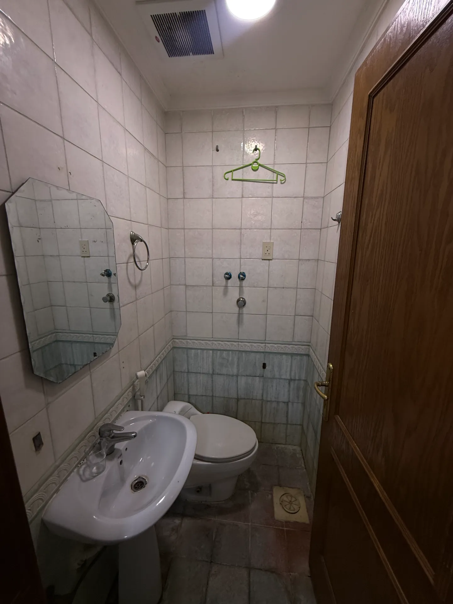 🏡 Fully Furnished 2BR Apartment | Family Building | Elevator | Ground Floor | External | Al-Thuqbah – Al Khobar | 24,000 SAR/Year | Property ID 136 thumbnail 6