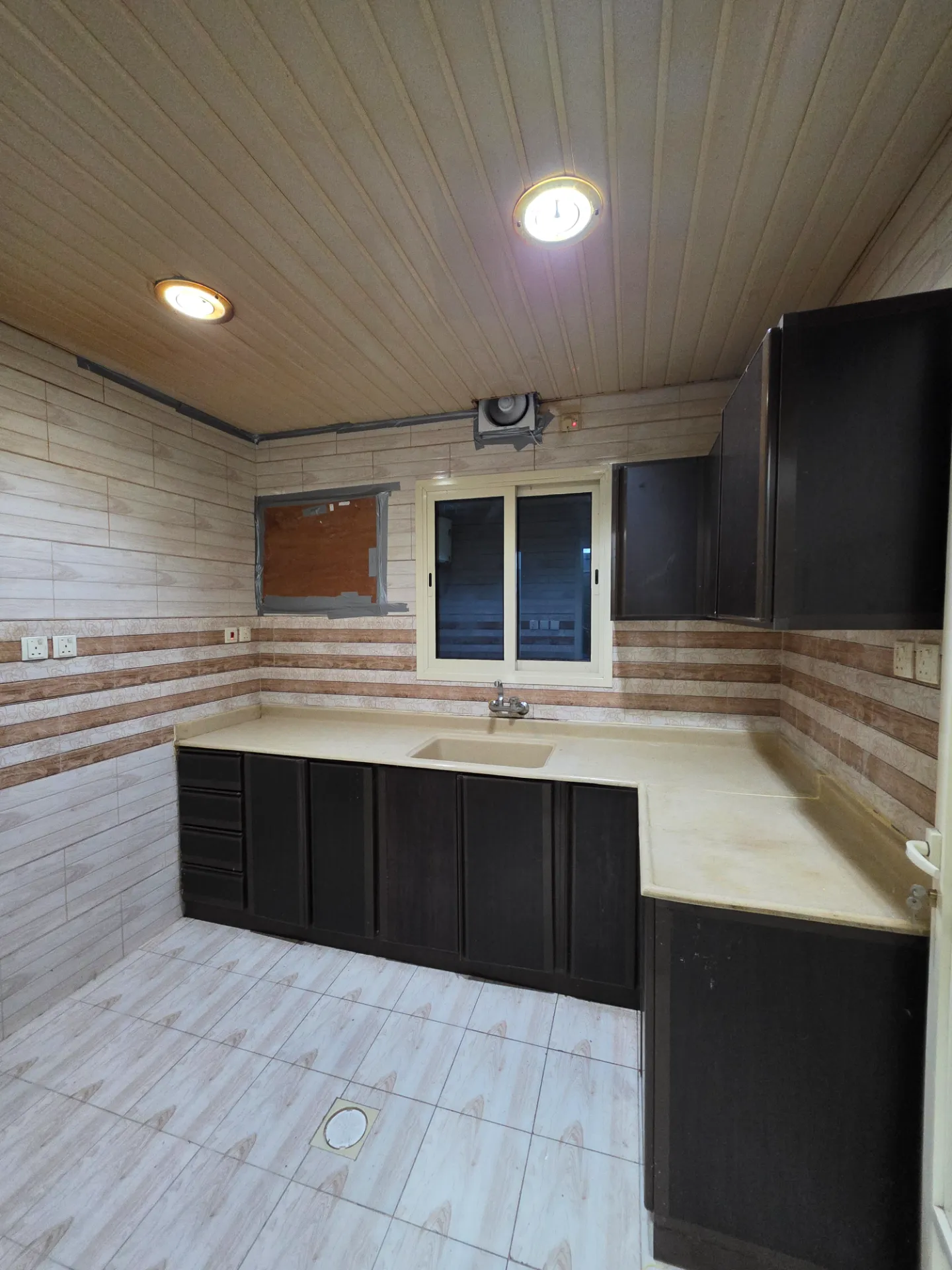 🏡 Spacious 3BR Apartment | Family Building | Elevator | First Floor | Internal | Al-Thuqbah – Al Khobar | 20,600 SAR/Year | Property ID 142 thumbnail 5