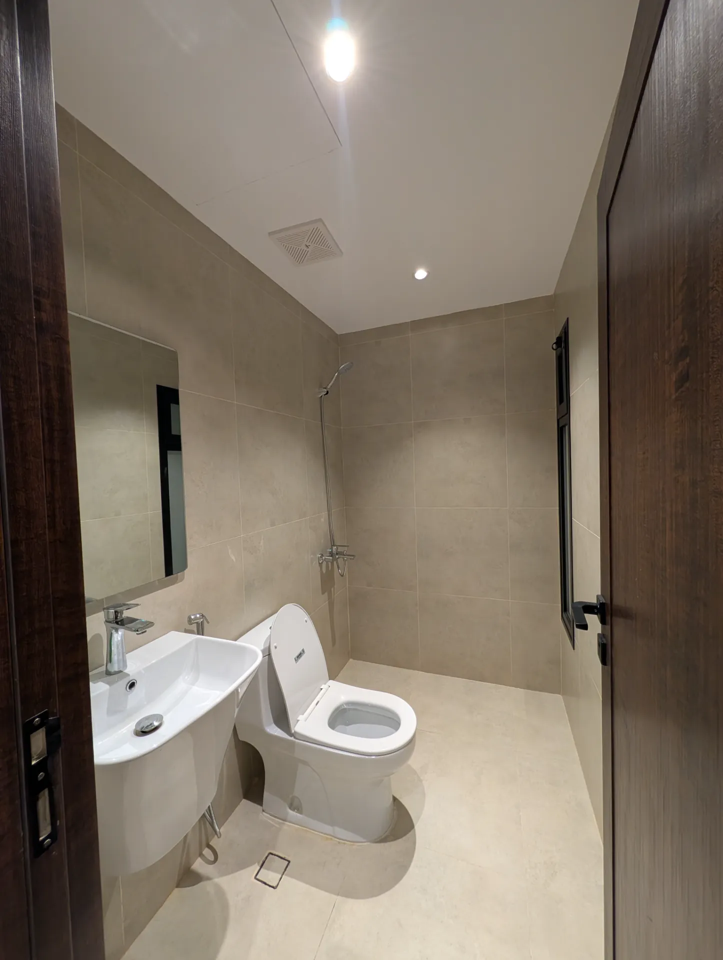 🏡 Property ID: 154 | 2BR Apartment | Family Building | Elevator Available | First Floor | Internal | Madinat Al Umal – Al Khobar | Monthly Rent: 2,500 SAR thumbnail 6