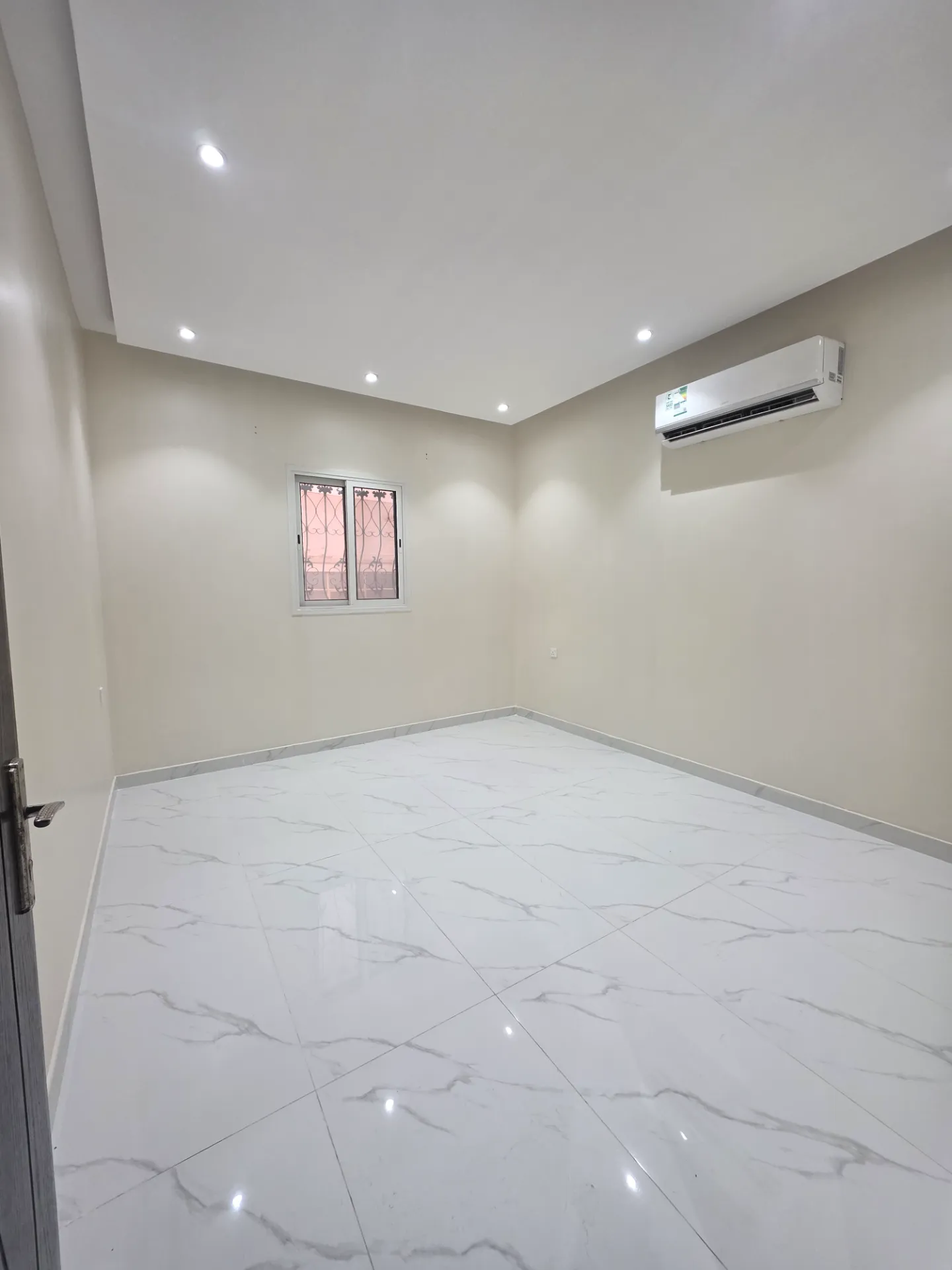 🏡 Property ID: 155 | 2BR Apartment | Family & Bachelor Building | Elevator Not Available | Two Split AC Units | First Floor | External | Al-Thuqbah – Al Khobar | thumbnail 1