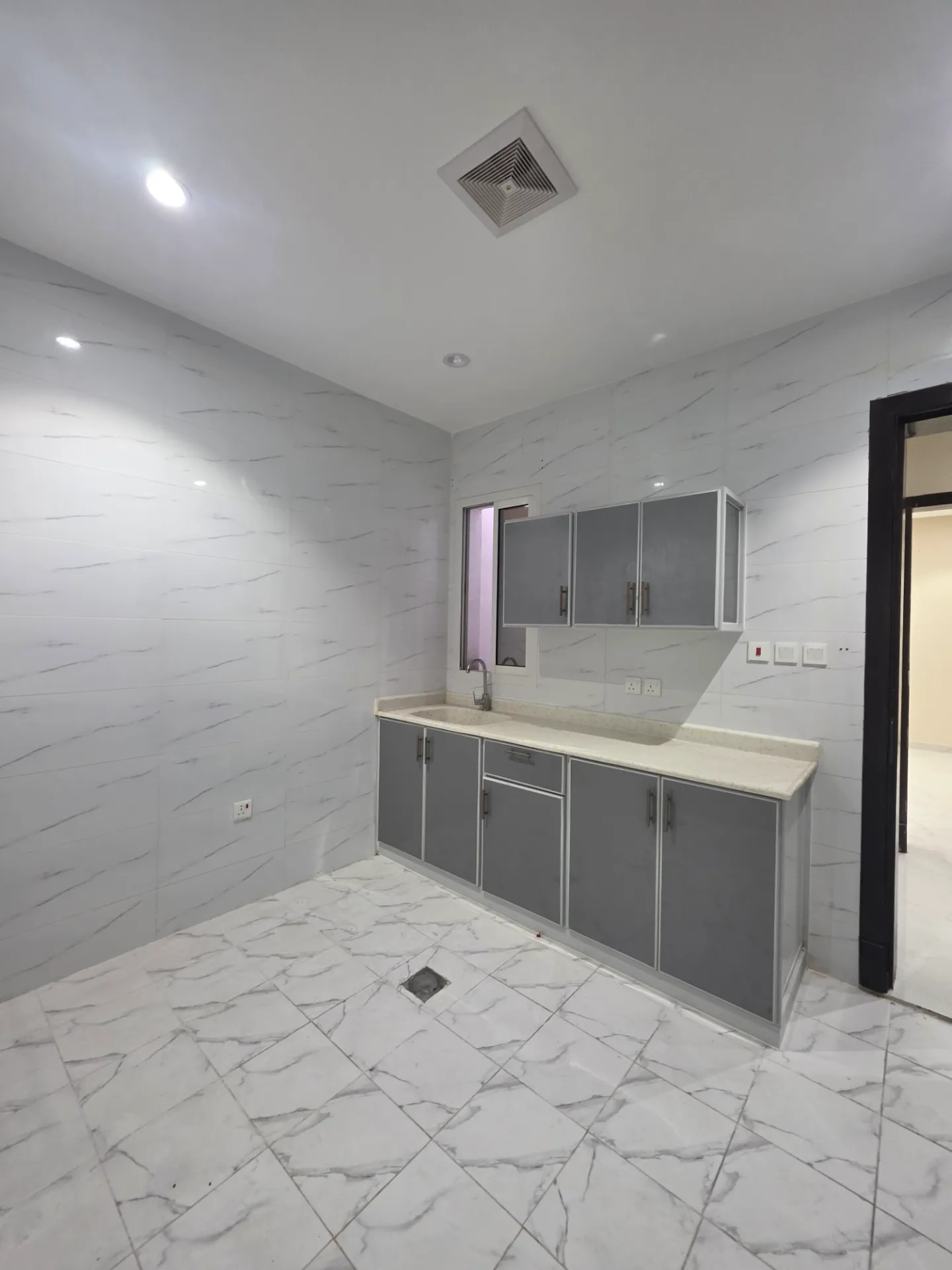 🏡 Property ID: 155 | 2BR Apartment | Family & Bachelor Building | Elevator Not Available | Two Split AC Units | First Floor | External | Al-Thuqbah – Al Khobar | thumbnail 7