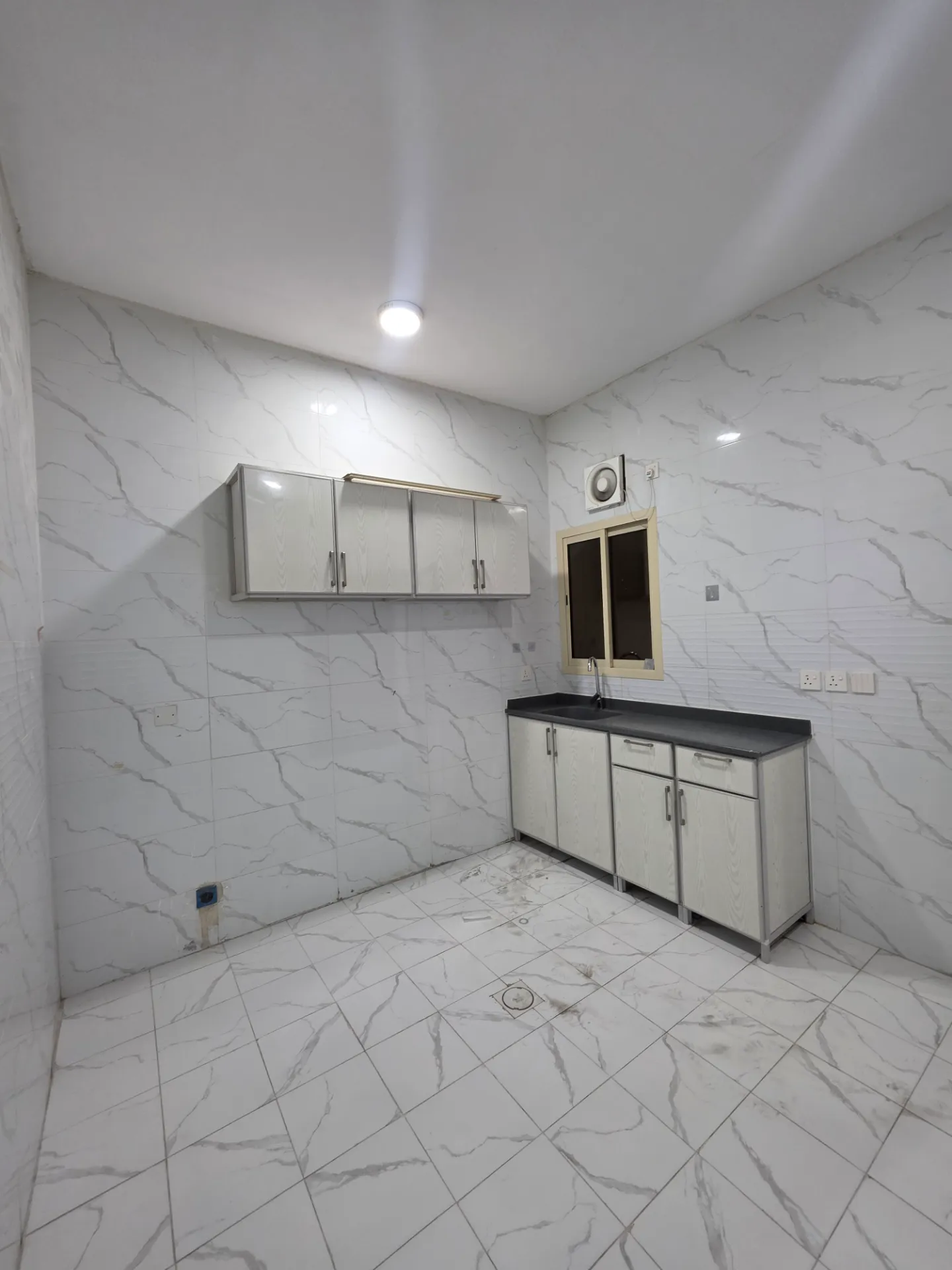🏡 Property ID: 159 | 2BR Apartment | Family Building | Elevator Available | Second Floor | Internal | Al-Janubiyah – Al Khobar | Monthly Rent: 1,633 SAR thumbnail 6