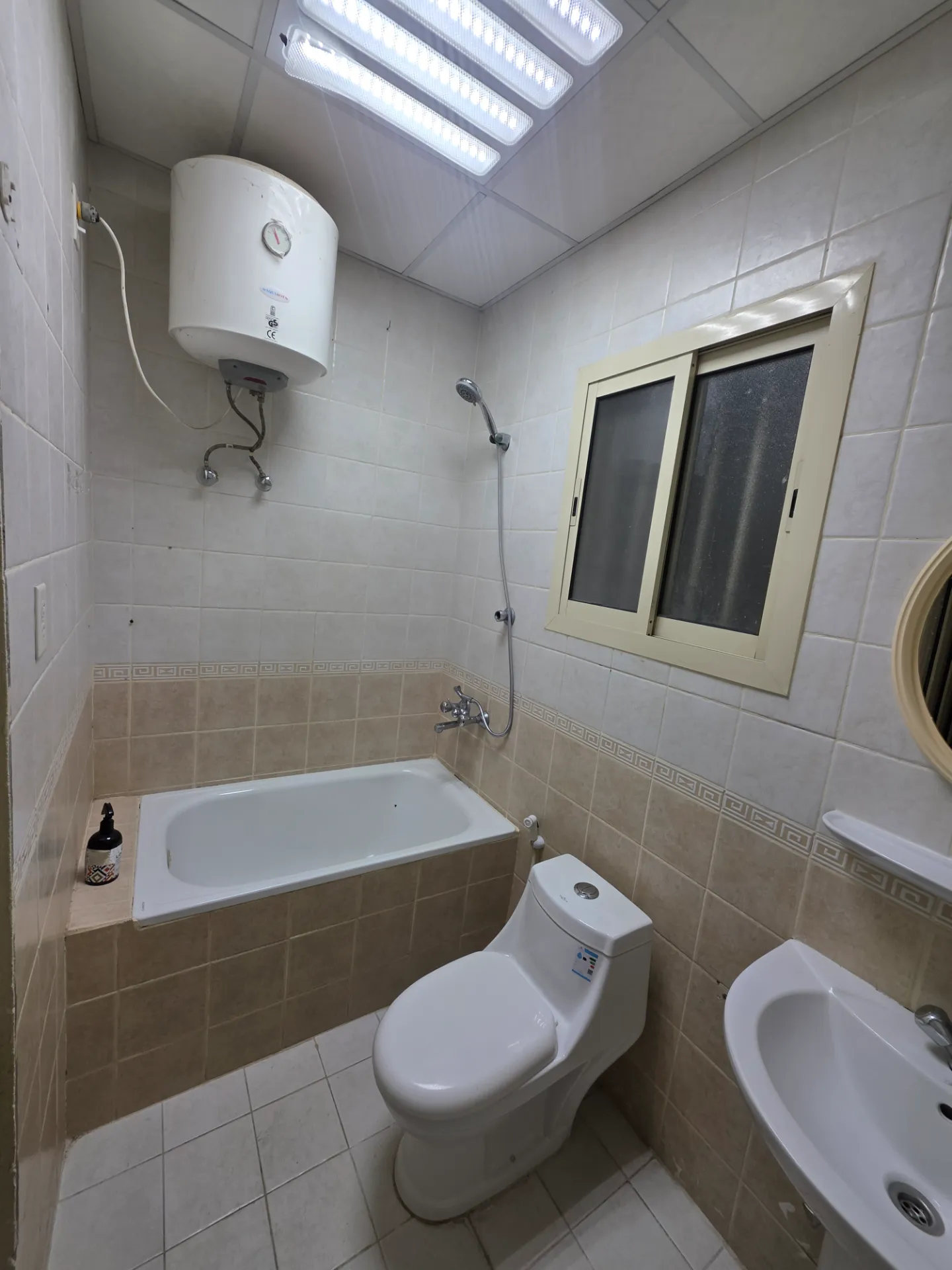 🏡 3-Bedroom Apartment | Family Building | Elevator Available | 4-AC Units Installed | Fifth Floor | Al Khobar thumbnail 10
