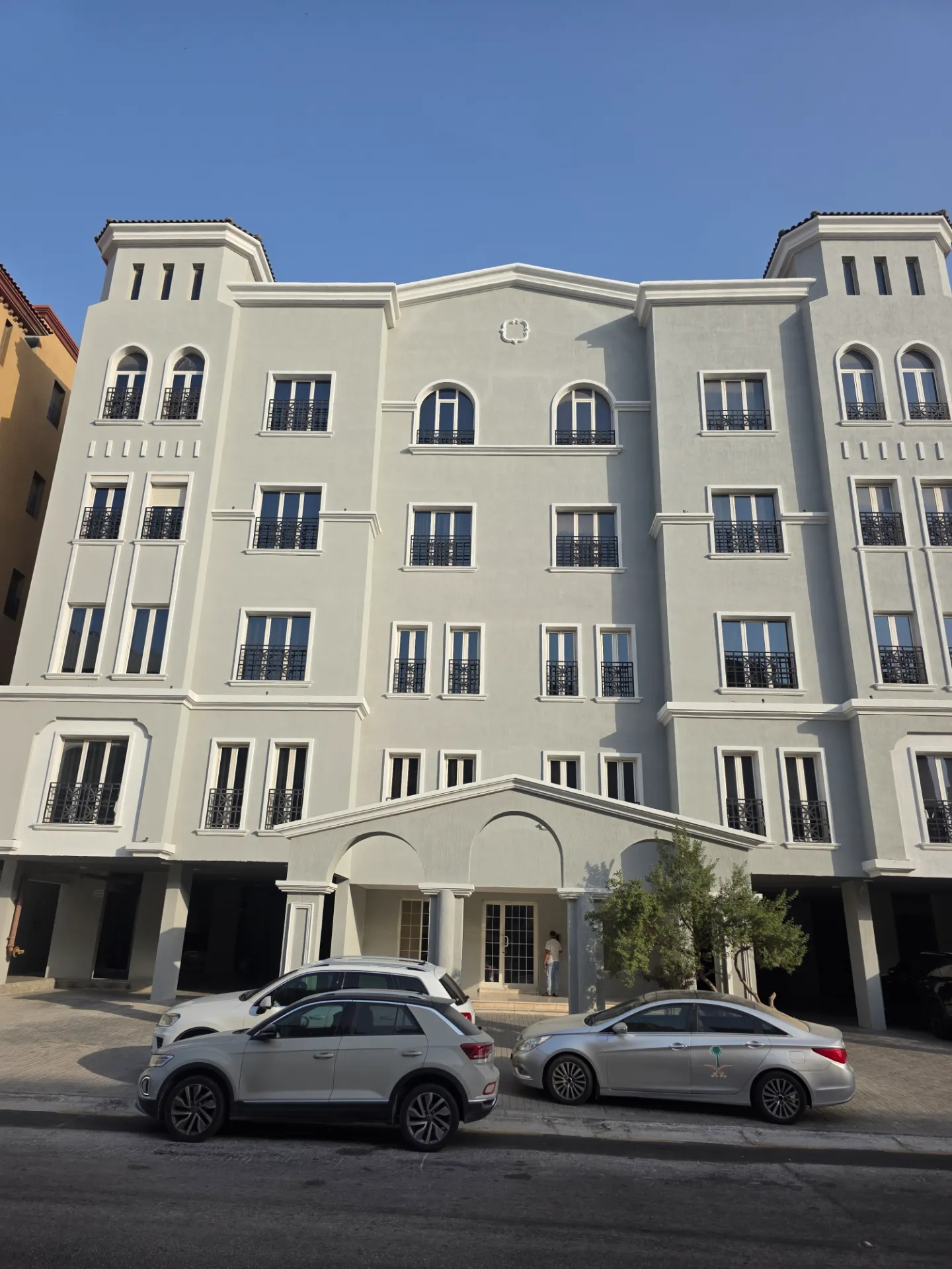 🏡 4-Bedroom Apartment | Family Building | Elevator Available | Central AC Installed | First Floor | Dhahran | SAR 4,167/Monthly thumbnail 1