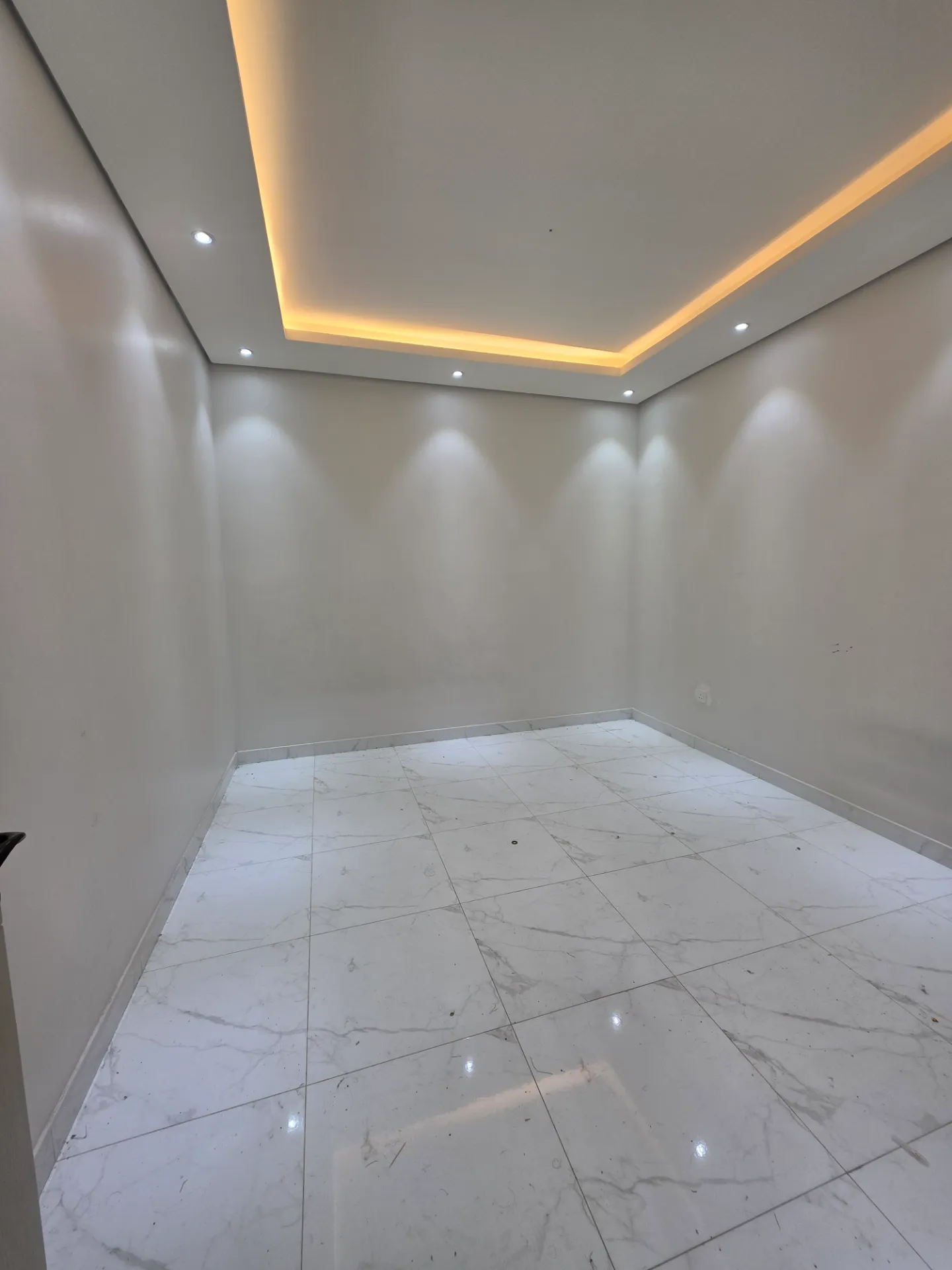 🏡 2-Bedroom Apartment | Family Building | Elevator Not Available | 3 Split AC Units Installed | First Floor | Al Khobar thumbnail 3