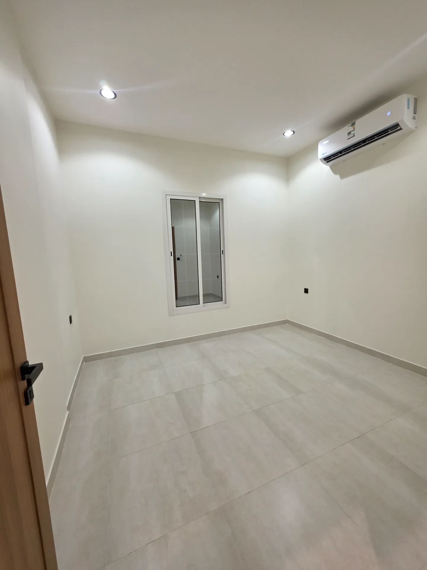 🏡 2-Bedroom Apartment | Family Building | Elevator Available | 3 Split AC Units Installed | First Floor | Al Khobar thumbnail 2
