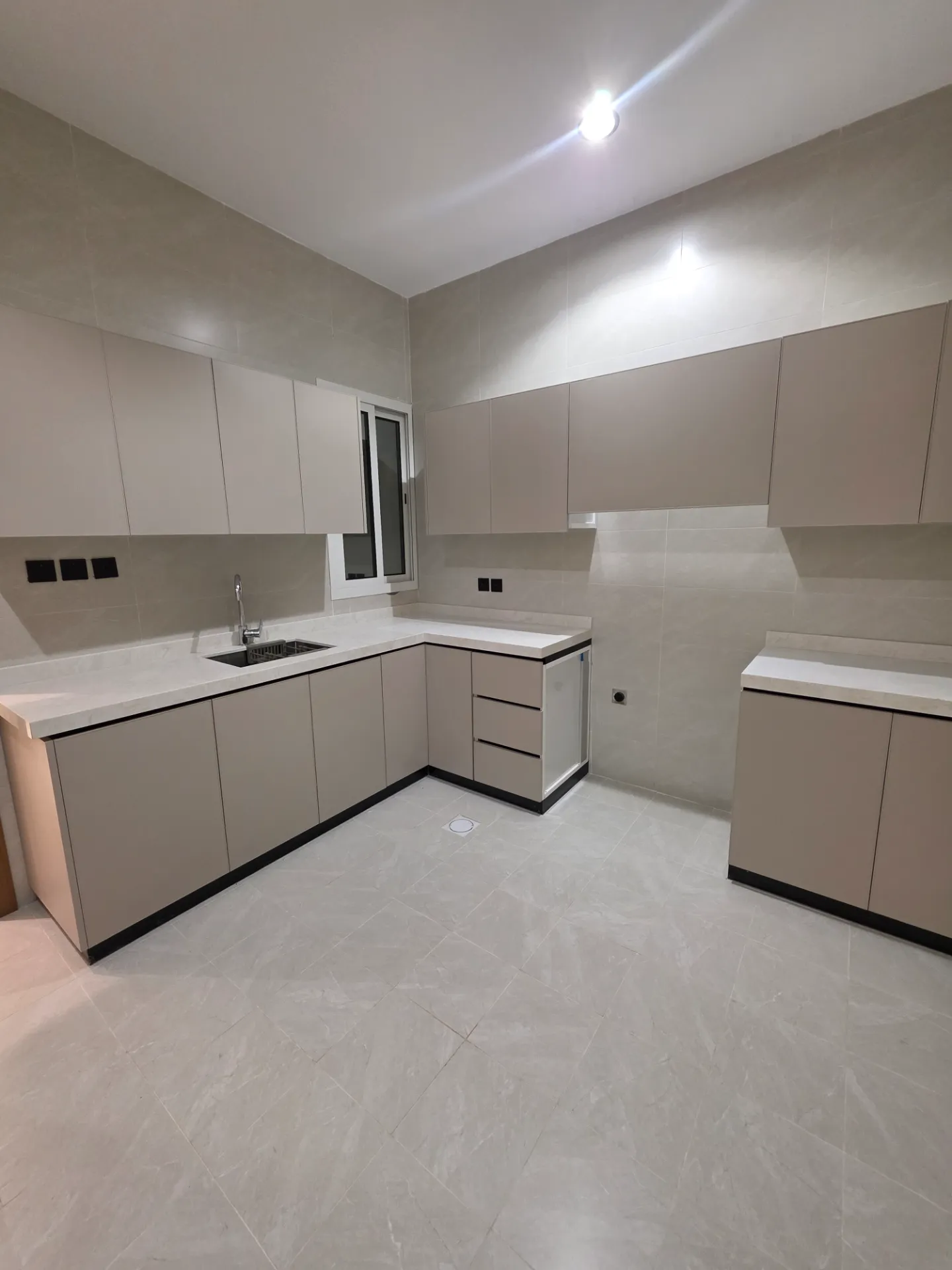🏡 2-Bedroom Apartment | Family Building | Elevator Available | 3 Split AC Units Installed | First Floor | Al Khobar thumbnail 5