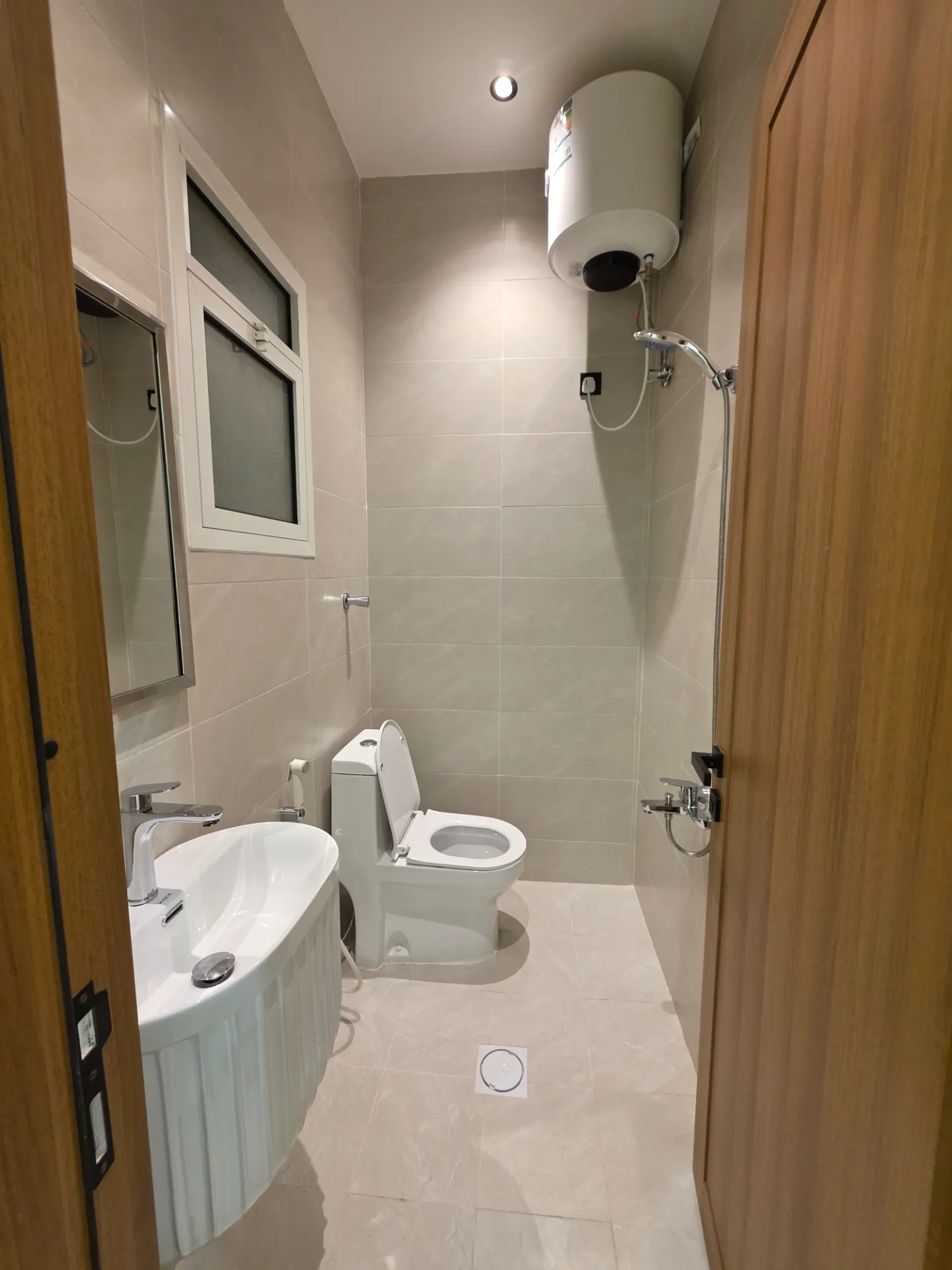 🏡 2-Bedroom Apartment | Family Building | Elevator Available | 3 Split AC Units Installed | First Floor | Al Khobar thumbnail 6