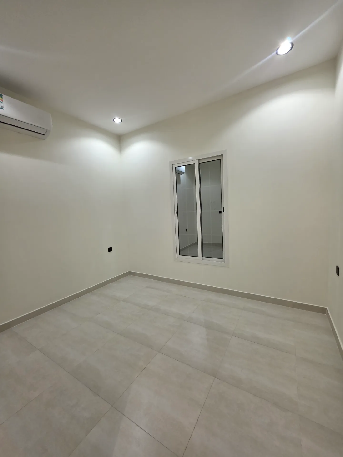 🏡 2-Bedroom Apartment | Family Building | Elevator Available | 3 Split AC Units Installed | First Floor | Al Khobar thumbnail 6