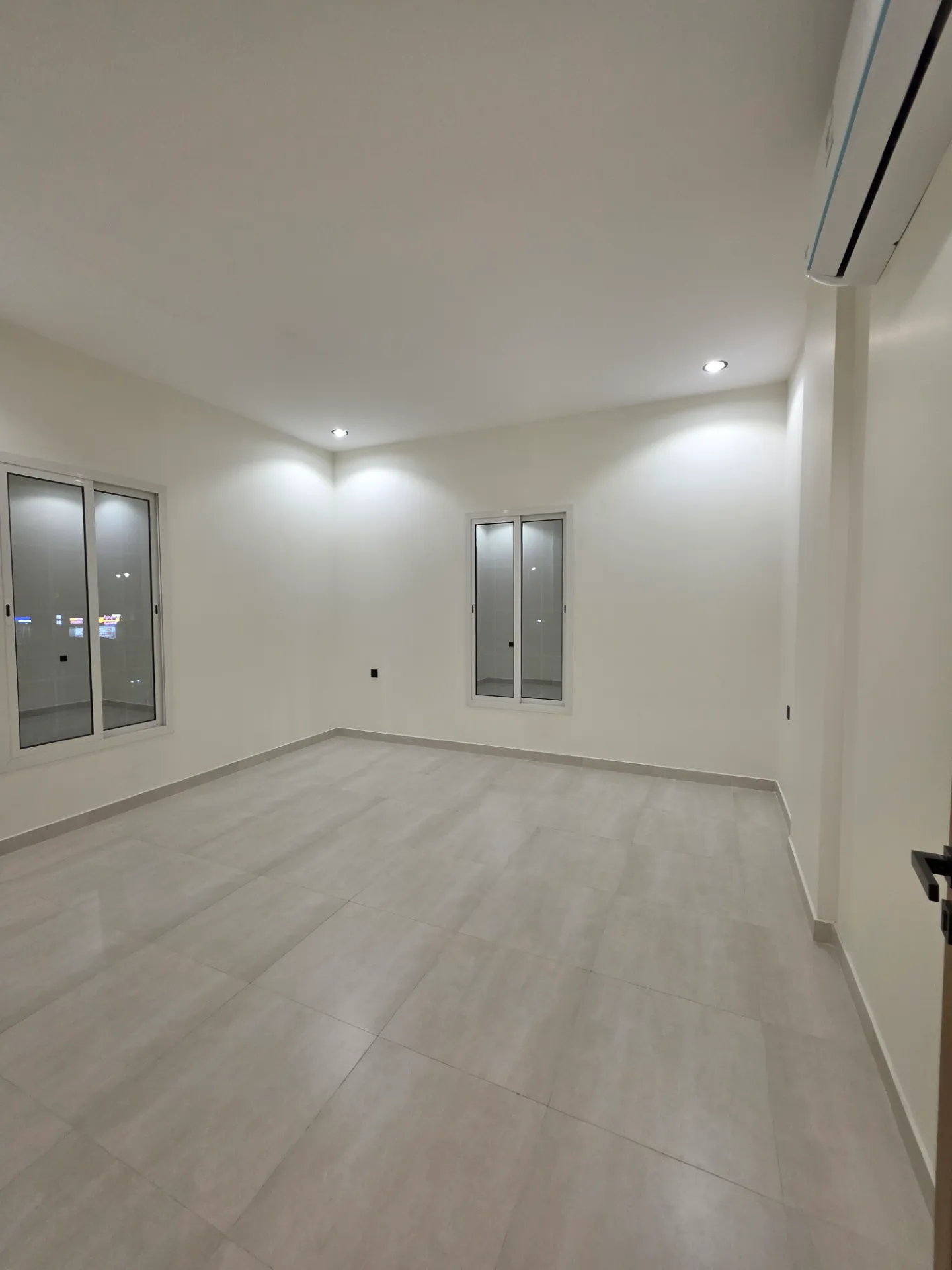 🏡 2-Bedroom Apartment | Family Building | Elevator Available | 3 Split AC Units Installed | First Floor | Al Khobar