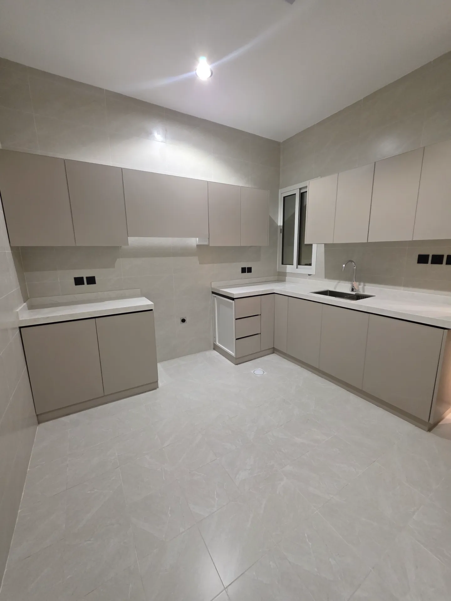 🏡 2-Bedroom Apartment | Family Building | Elevator Available | 3 Split AC Units Installed | First Floor | Al Khobar thumbnail 8