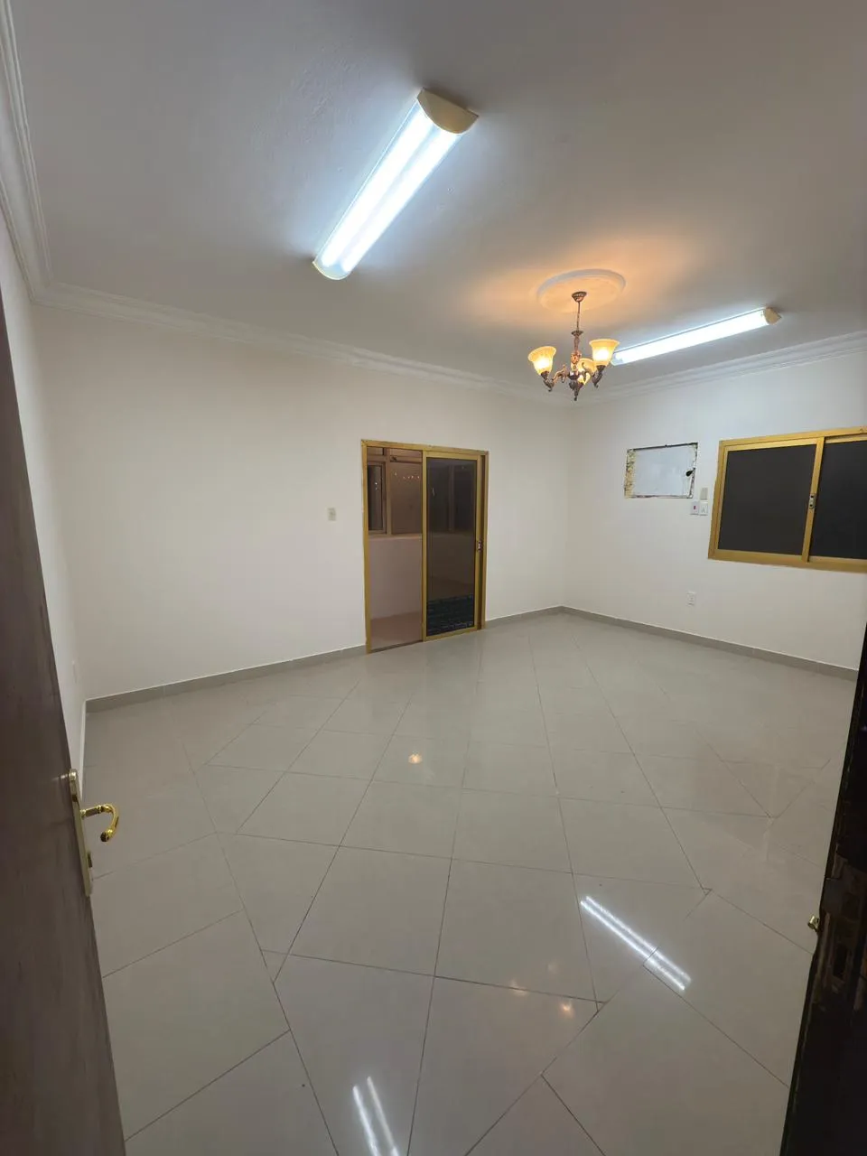🏡 4-Bedroom Apartment | Family Building | Elevator Not Available | Second Floor | Al Khobar thumbnail 6