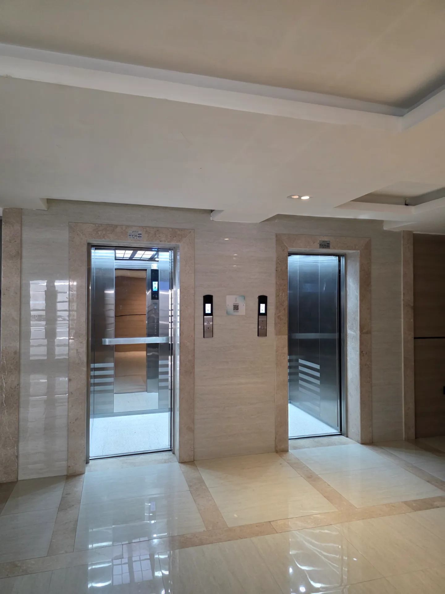 🏡 Spacious 3-Bedroom Apartment | Drawing Room | American Kitchen | Sea View | Full AC | 2 Elevators | Third Floor | Al Khobar thumbnail 2