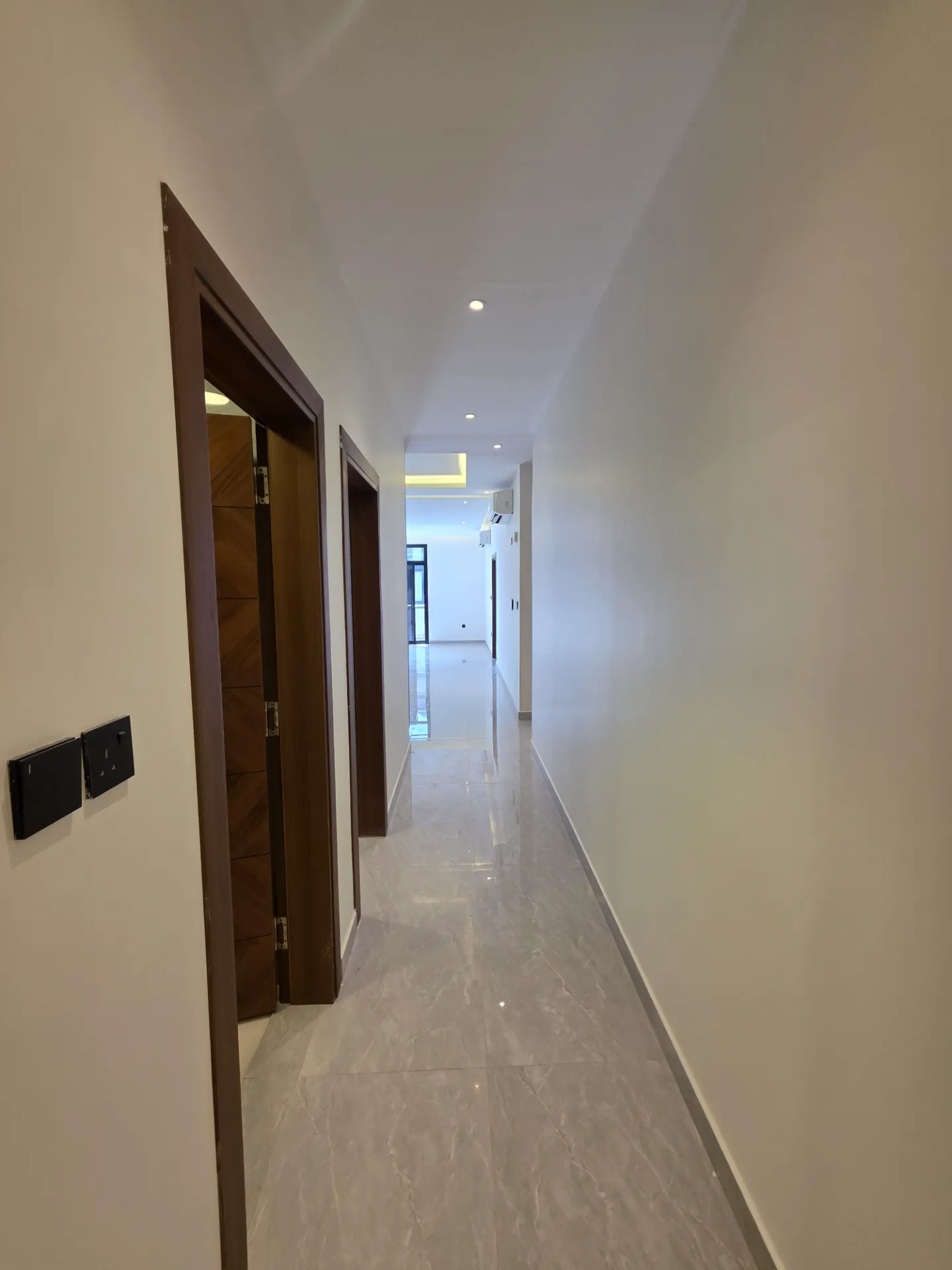 🏡 Spacious 3-Bedroom Apartment | Drawing Room | American Kitchen | Sea View | Full AC | 2 Elevators | Third Floor | Al Khobar thumbnail 7