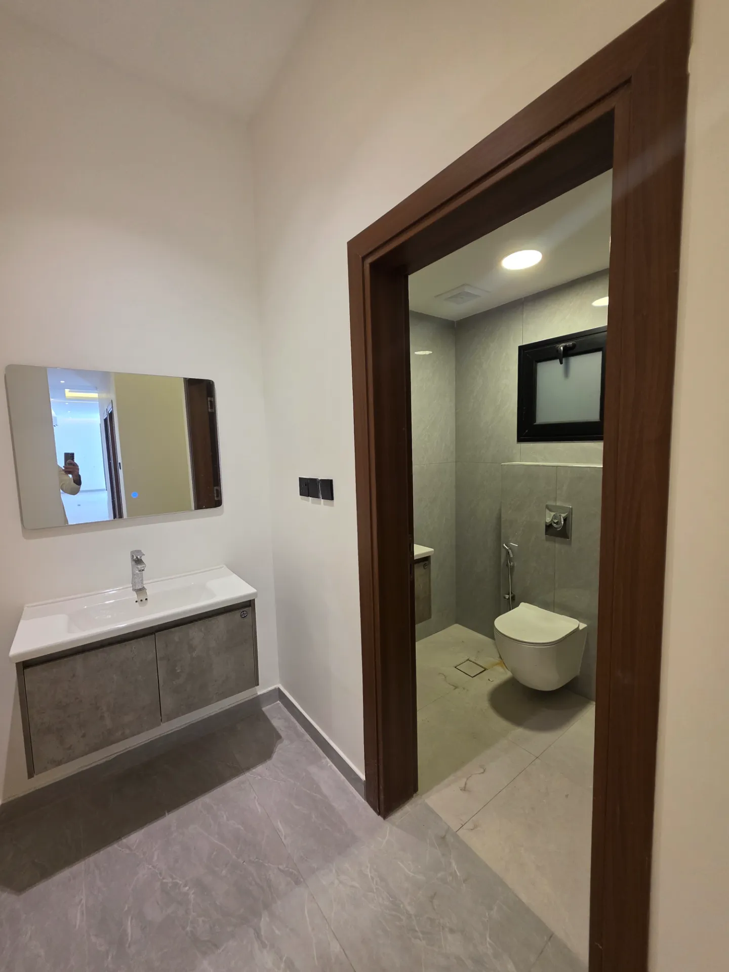 🏡 Spacious 3-Bedroom Apartment | Drawing Room | American Kitchen | Sea View | Full AC | 2 Elevators | Third Floor | Al Khobar thumbnail 16