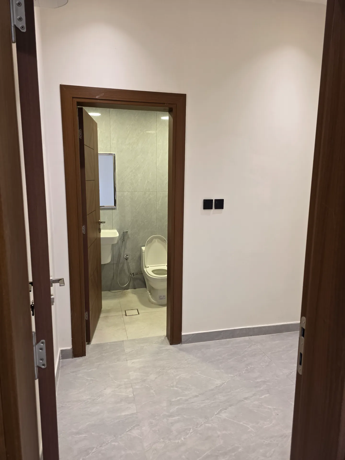 🏡 Spacious 3-Bedroom Apartment | Drawing Room | American Kitchen | Sea View | Full AC | 2 Elevators | Third Floor | Al Khobar thumbnail 17