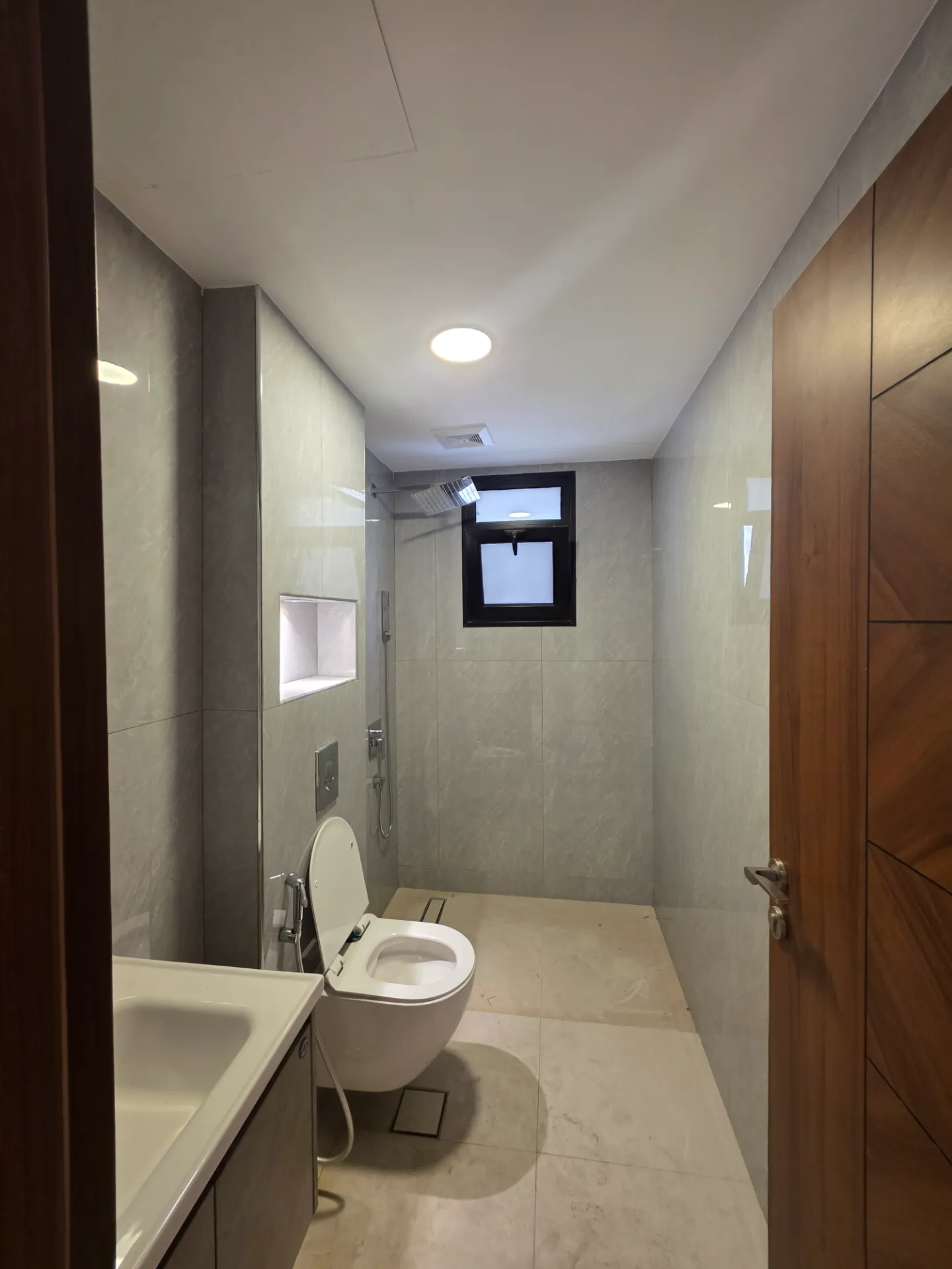 🏡 Spacious 3-Bedroom Apartment | Drawing Room | American Kitchen | Sea View | Full AC | 2 Elevators | Third Floor | Al Khobar thumbnail 18
