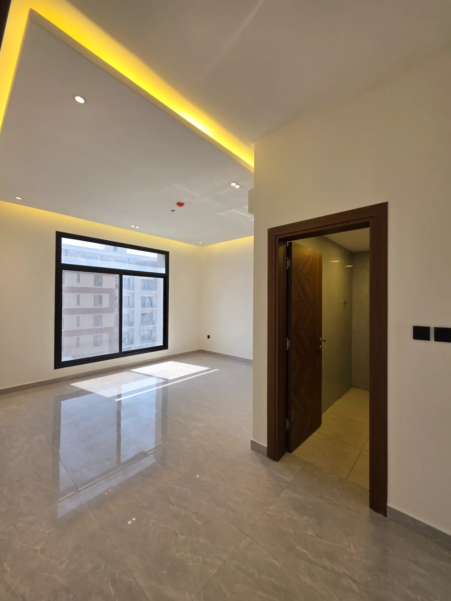 🏡 Spacious 3-Bedroom Apartment | Drawing Room | American Kitchen | Sea View | Full AC | 2 Elevators | Third Floor | Al Khobar thumbnail 9