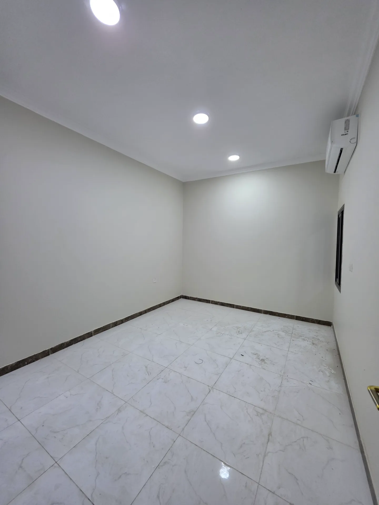 🏡 2-Bedroom Apartment | Family Building | Elevator | Ground Floor | Internal | Al Khobar thumbnail 2
