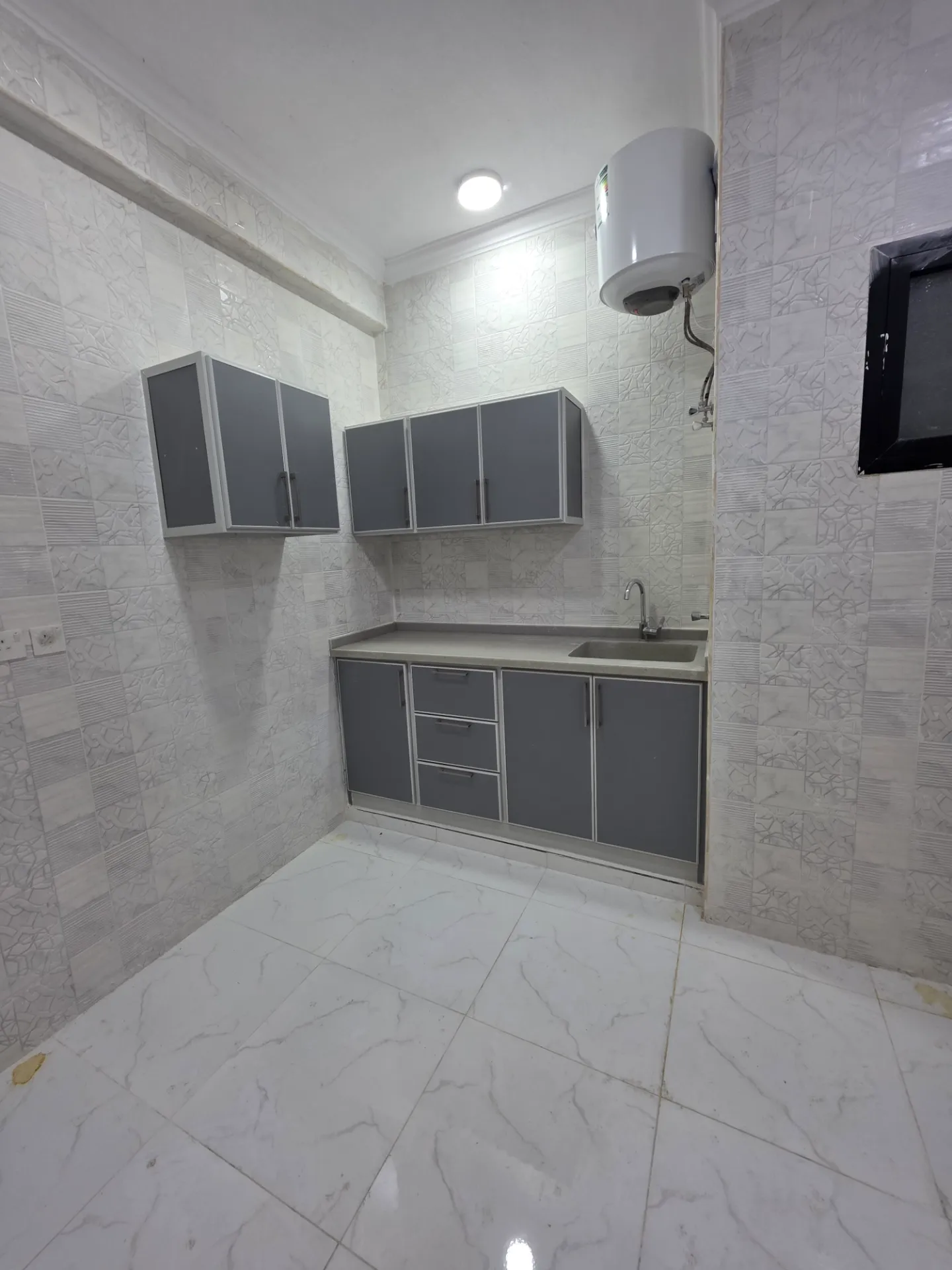 🏡 2-Bedroom Apartment | Family Building | Elevator | Ground Floor | Internal | Al Khobar thumbnail 3