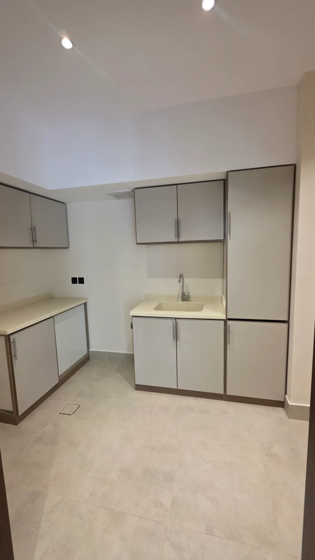 🏡 2-Bedroom Apartment | Family Building | Elevator Available | Third Floor | Al Khobar thumbnail 6