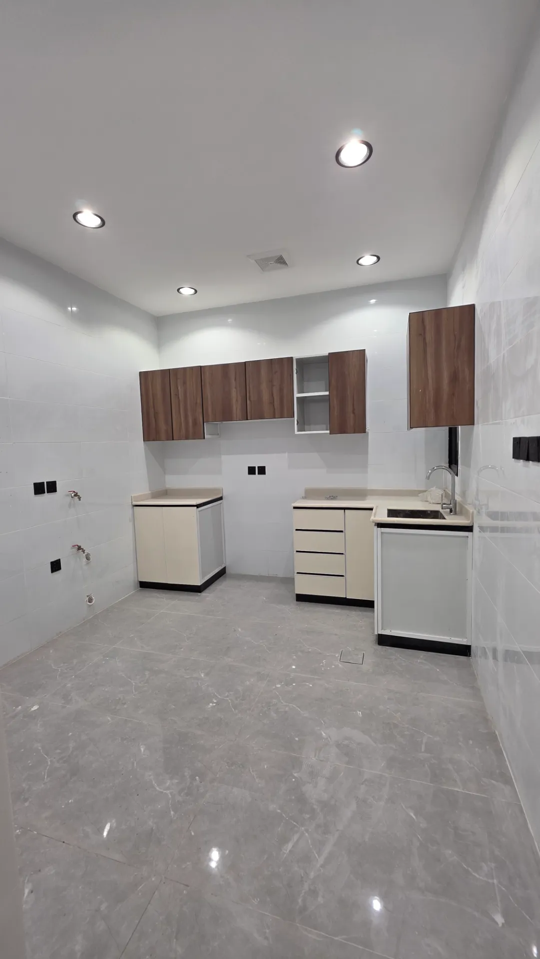 🏡 Brand-New 2-Bedroom Apartment | Family Building | Elevator | 3 Split AC | Second Floor | Al Khobar thumbnail 8