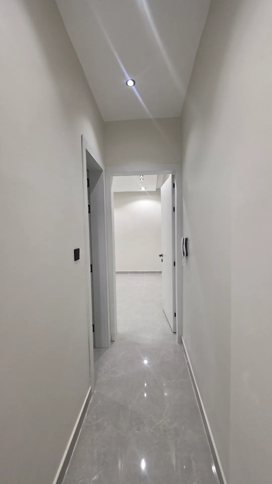 🏡 Brand-New 1-Bedroom Apartment | American Kitchen | 2 Split AC | Fourth Floor | Al Khobar thumbnail 5
