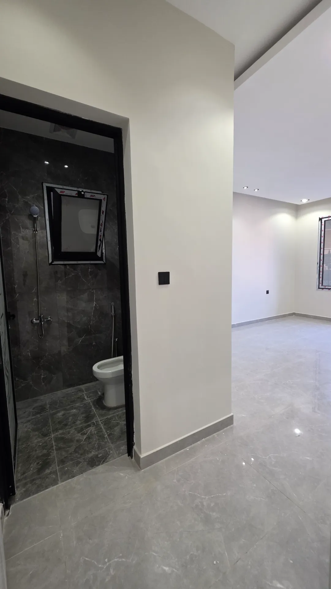 🏡 Brand-New 2-Bedroom Apartment | Family Building | Elevator | 3 Split AC | Second Floor | Al Khobar thumbnail 7