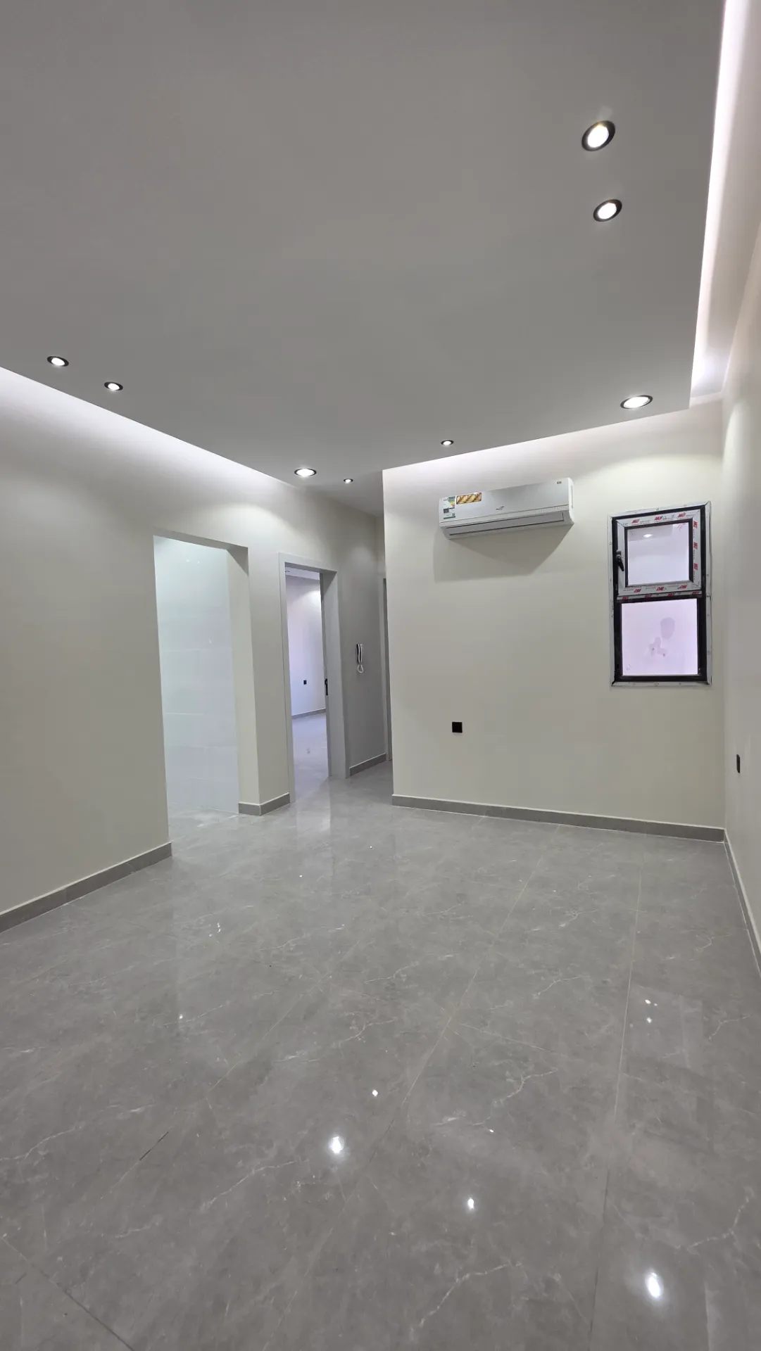 🏡 Brand-New 2-Bedroom Apartment | Family Building | Elevator | 3 Split AC | Second Floor | Al Khobar