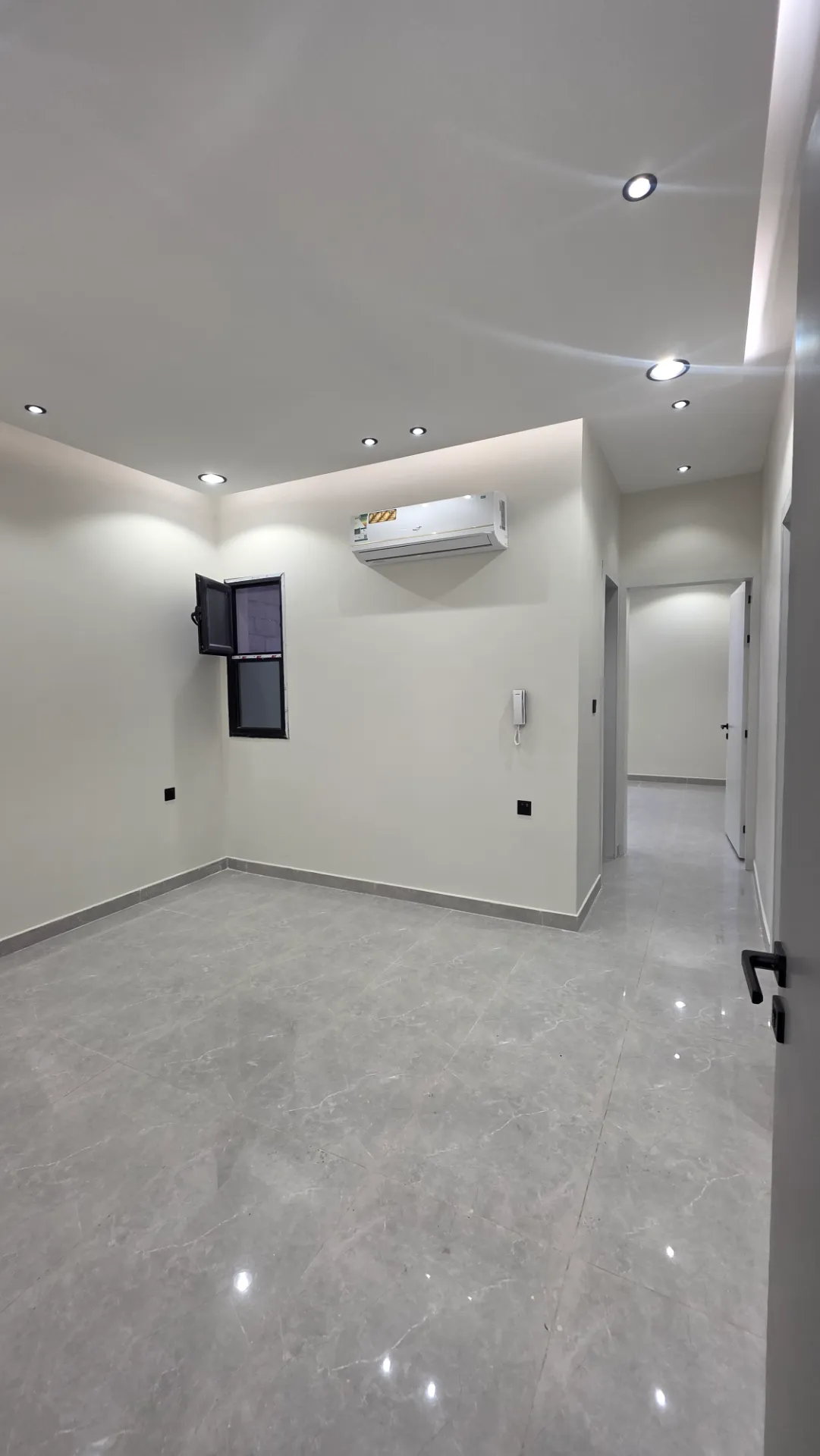 🏡 Brand-New 2-Bedroom Apartment | Family Building | Elevator | 3 Split AC | Second Floor | Al Khobar  thumbnail 4