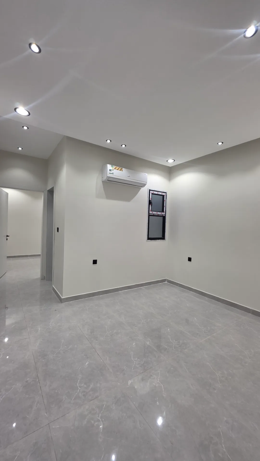 🏡 Brand-New 2-Bedroom Apartment | Family Building | Elevator | 3 Split AC | First Floor | Al Khobar thumbnail 4